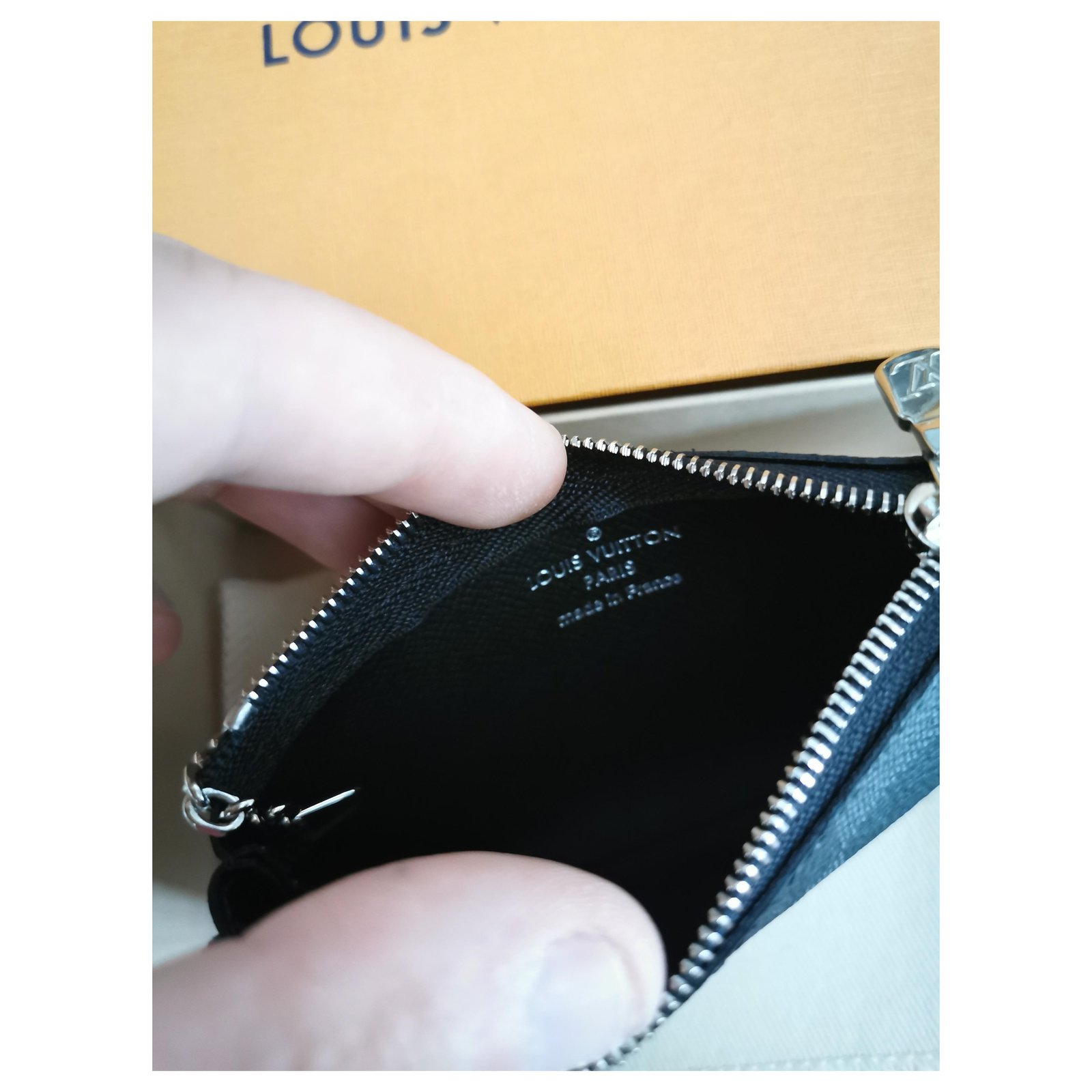 Louis Vuitton Key pocket Black Dark grey Leather ref.207012 - Joli Closet