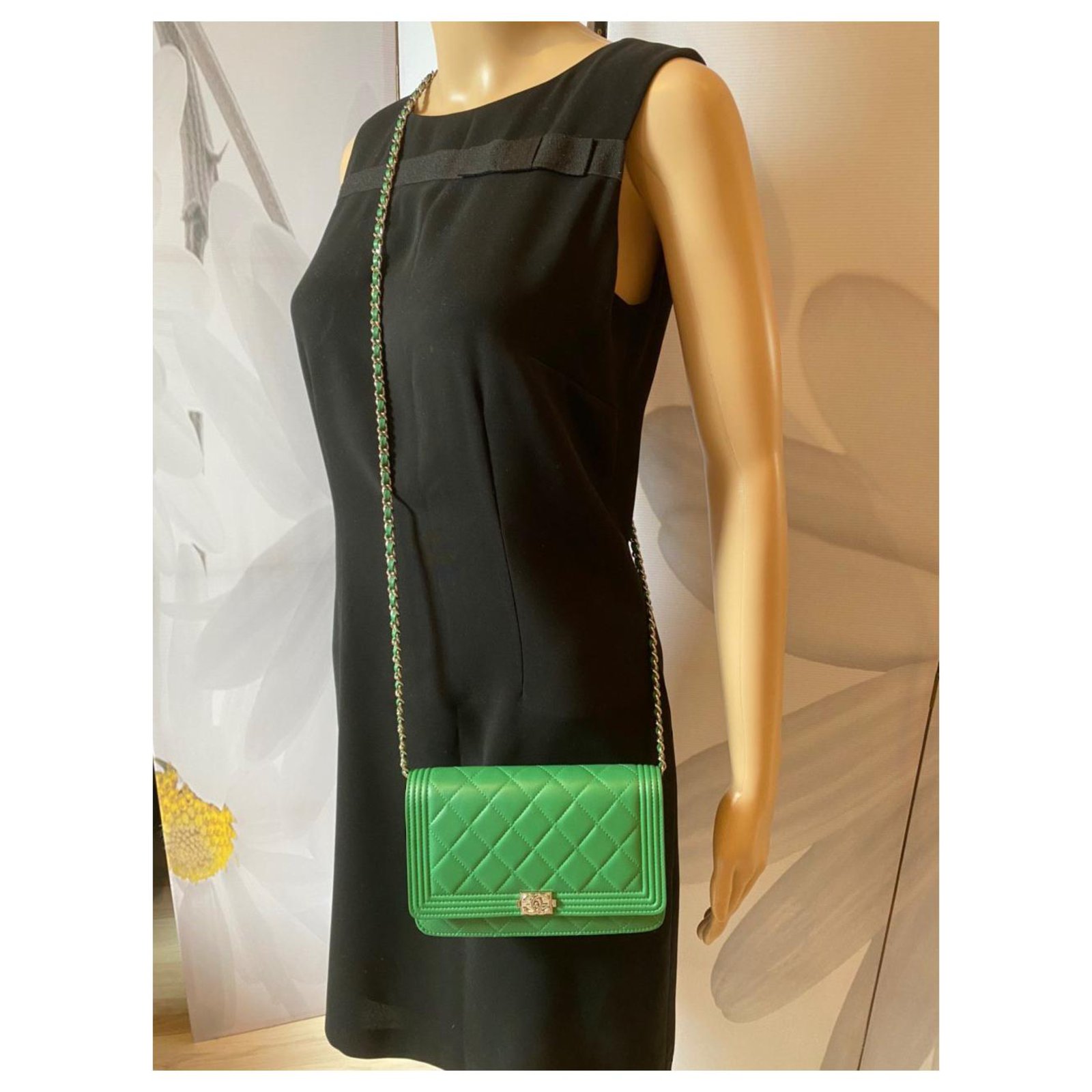 Wallet On Chain Chanel Verde Pelle ref.207080 - Joli Closet