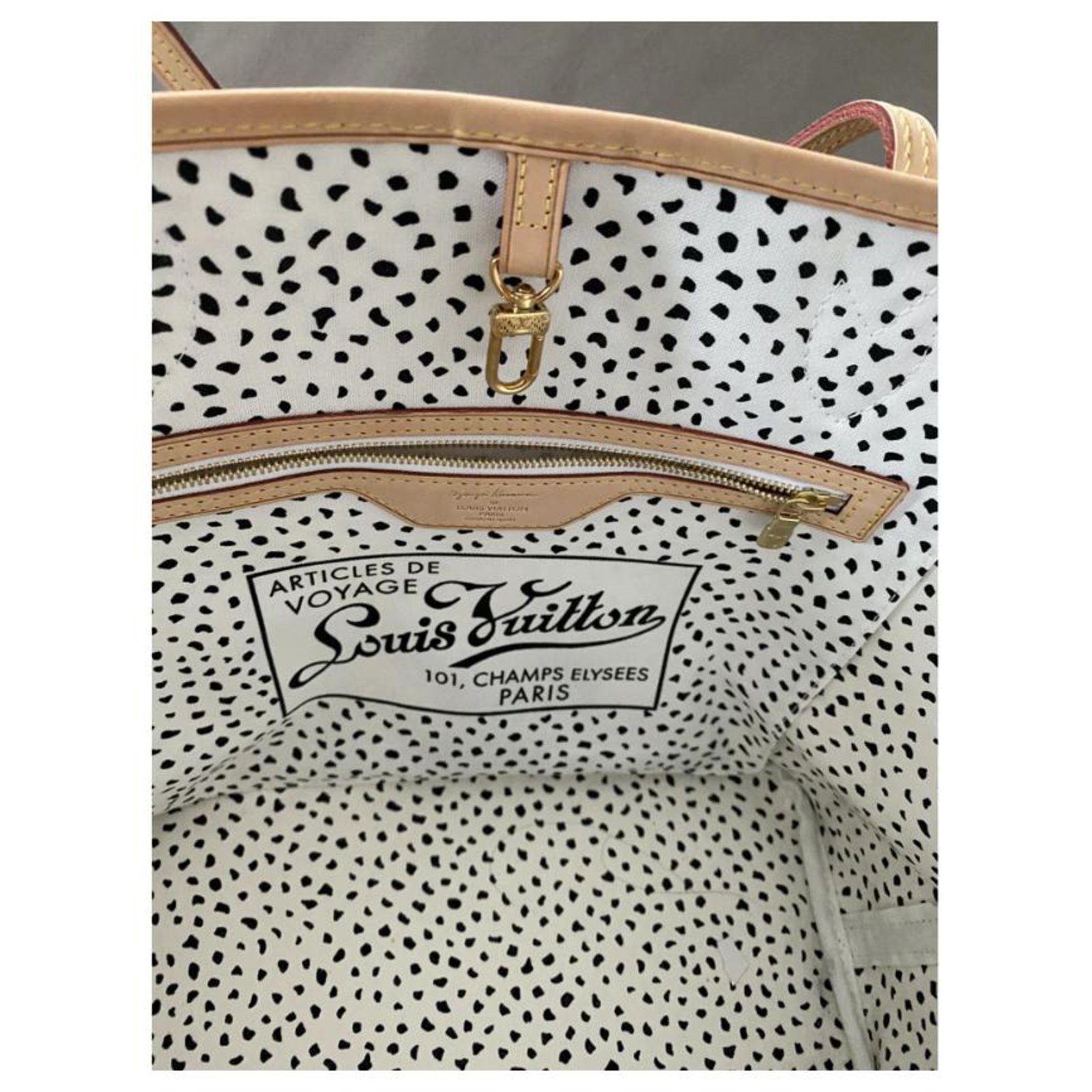Cloth travel bag Louis Vuitton x Yayoi Kusama Grey in Cloth - 30179339