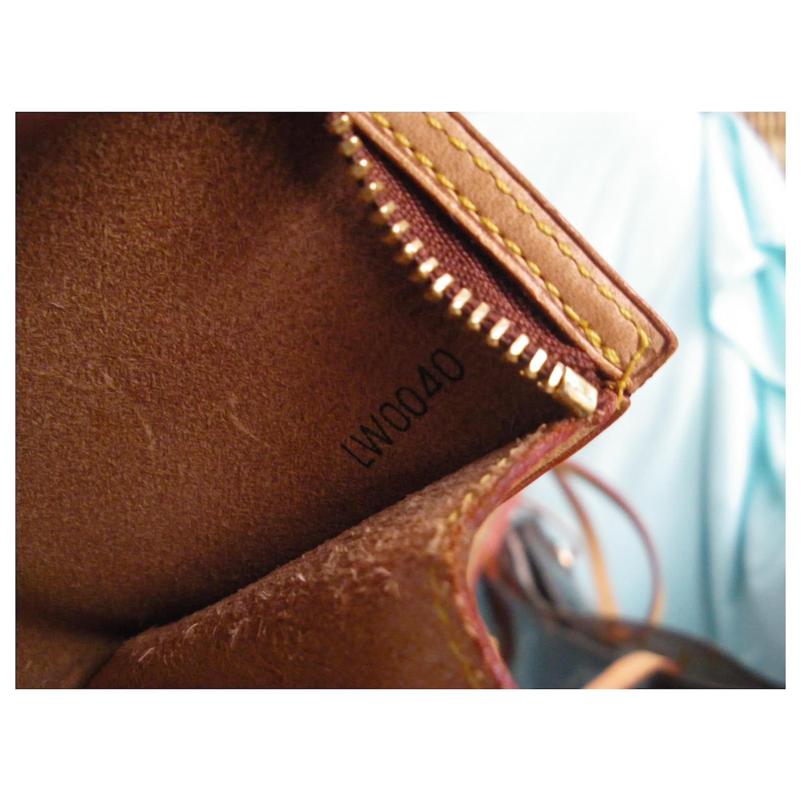 Louis Vuitton Taschen Braun Leder Kunststoff ref.209360 - Joli Closet
