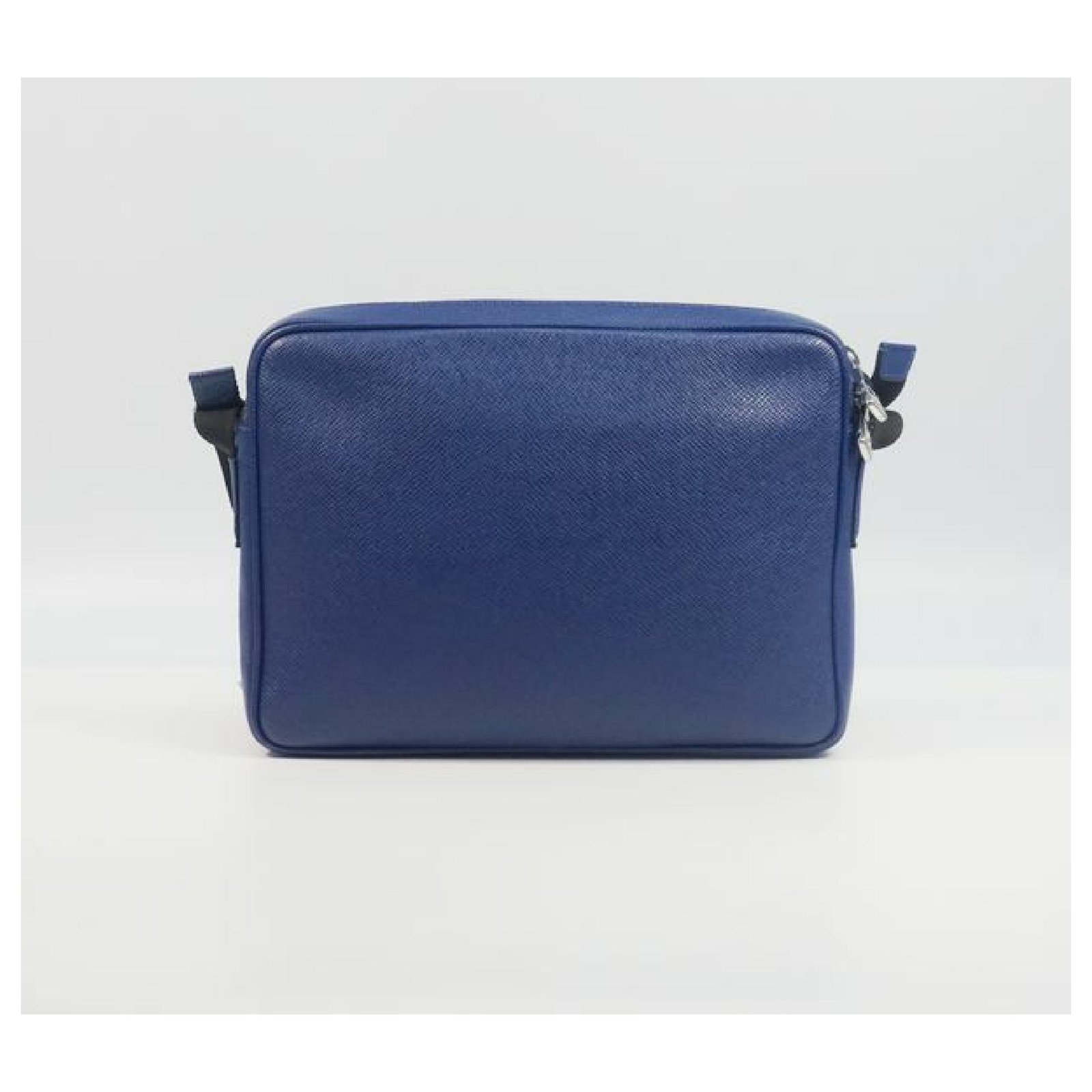 Louis Vuitton Outdoor Messenger Bag - Cobalt Blue – Chicago Pawners &  Jewelers