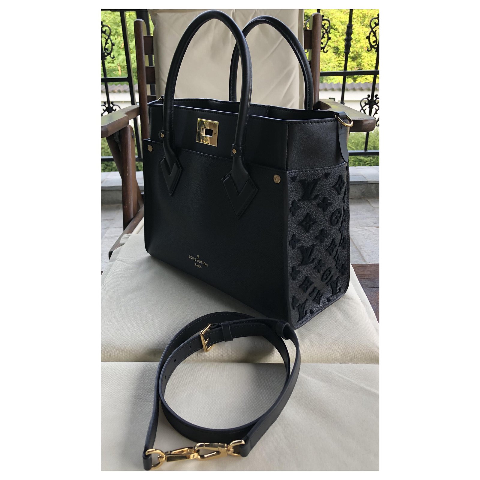 Louis Vuitton Very Tote GM Black Leather ref.895245 - Joli Closet