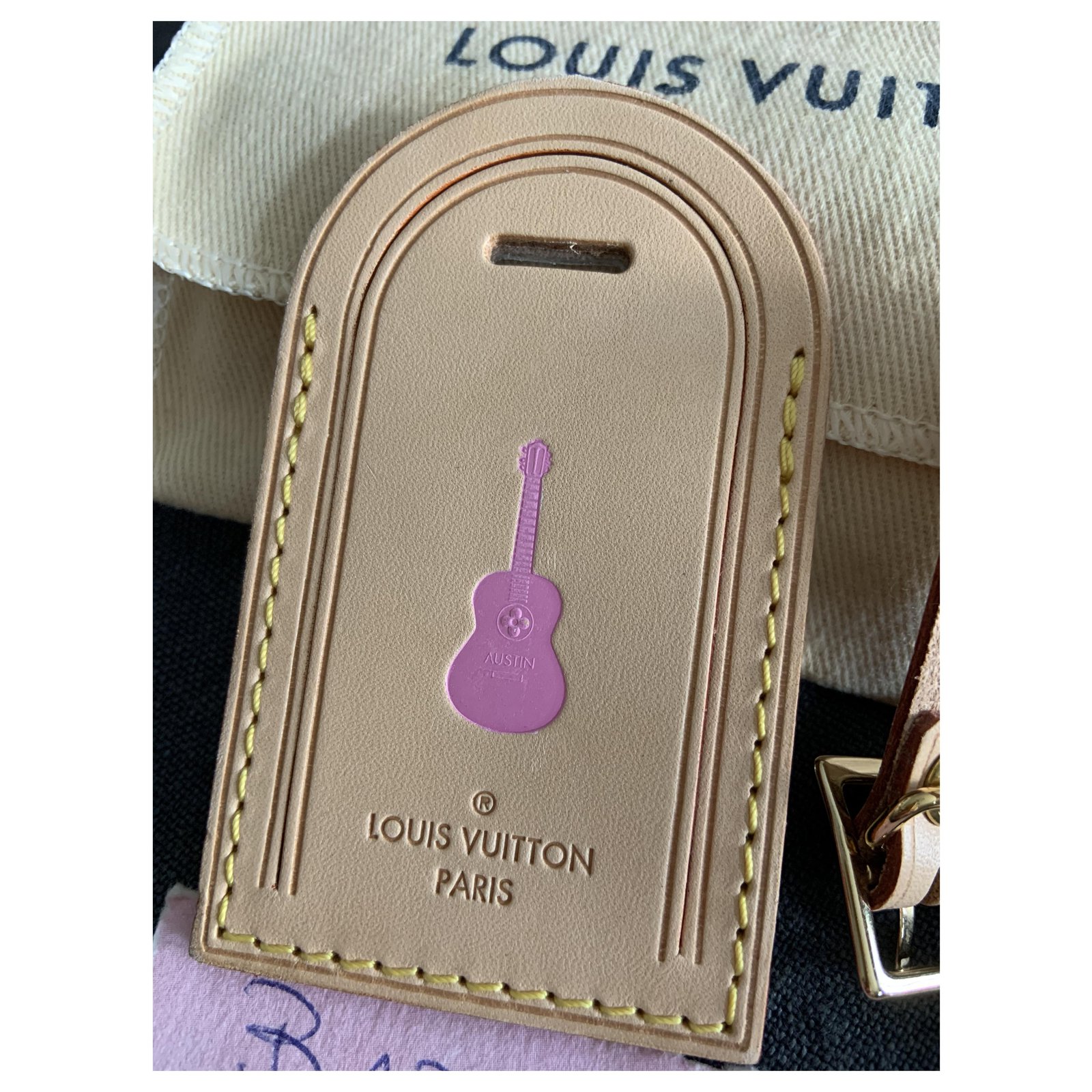 Louis Vuitton Large size vacchetta luggage tag hot stamped Paris sun  Leather ref.123842 - Joli Closet