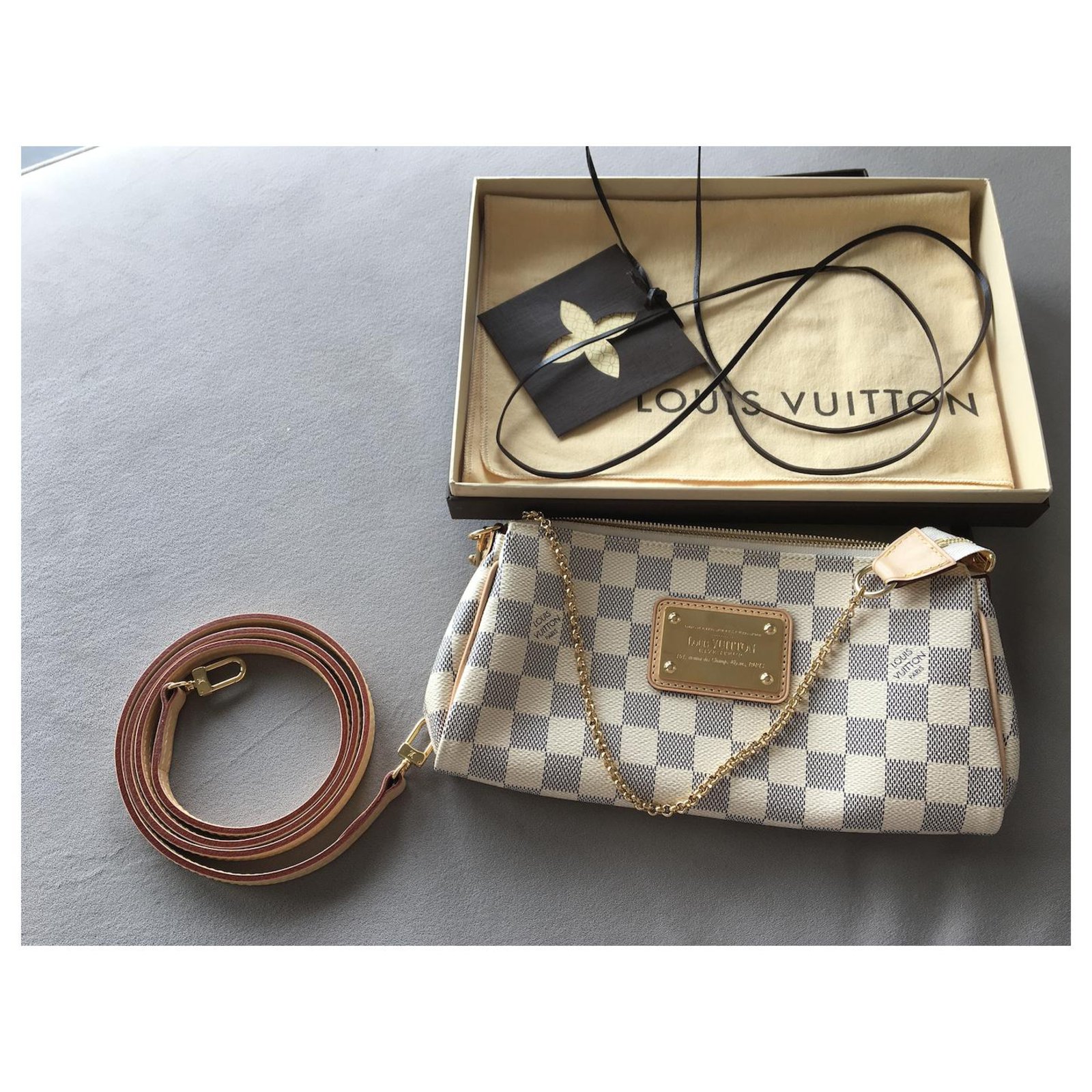 The Glamour Geek: What Fits Inside a Louis Vuitton Eva Clutch (Damier Azur)