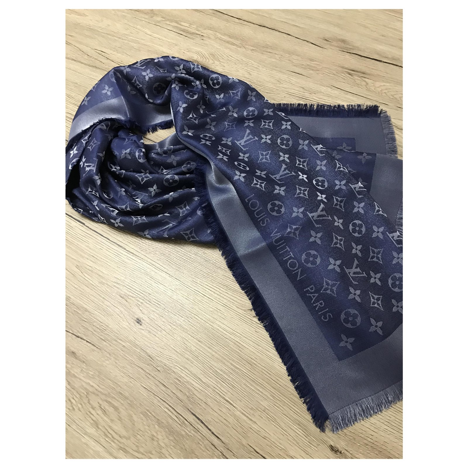Scialle Louis Vuitton Shine in blu Blue Silver Polyester Wool