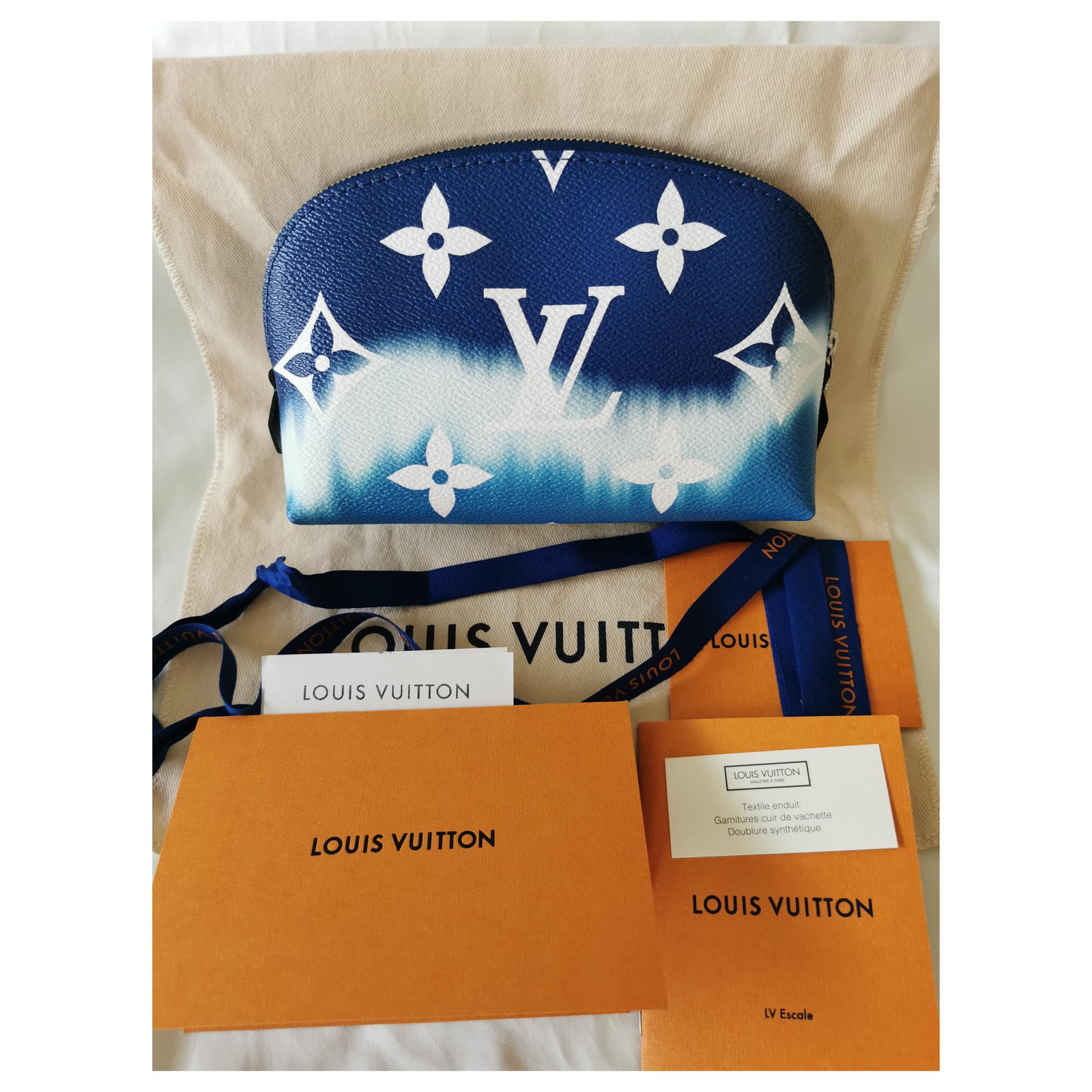 Louis Vuitton LV Escale Pochette Cosmetique Blue Leather ref.212507 - Joli  Closet
