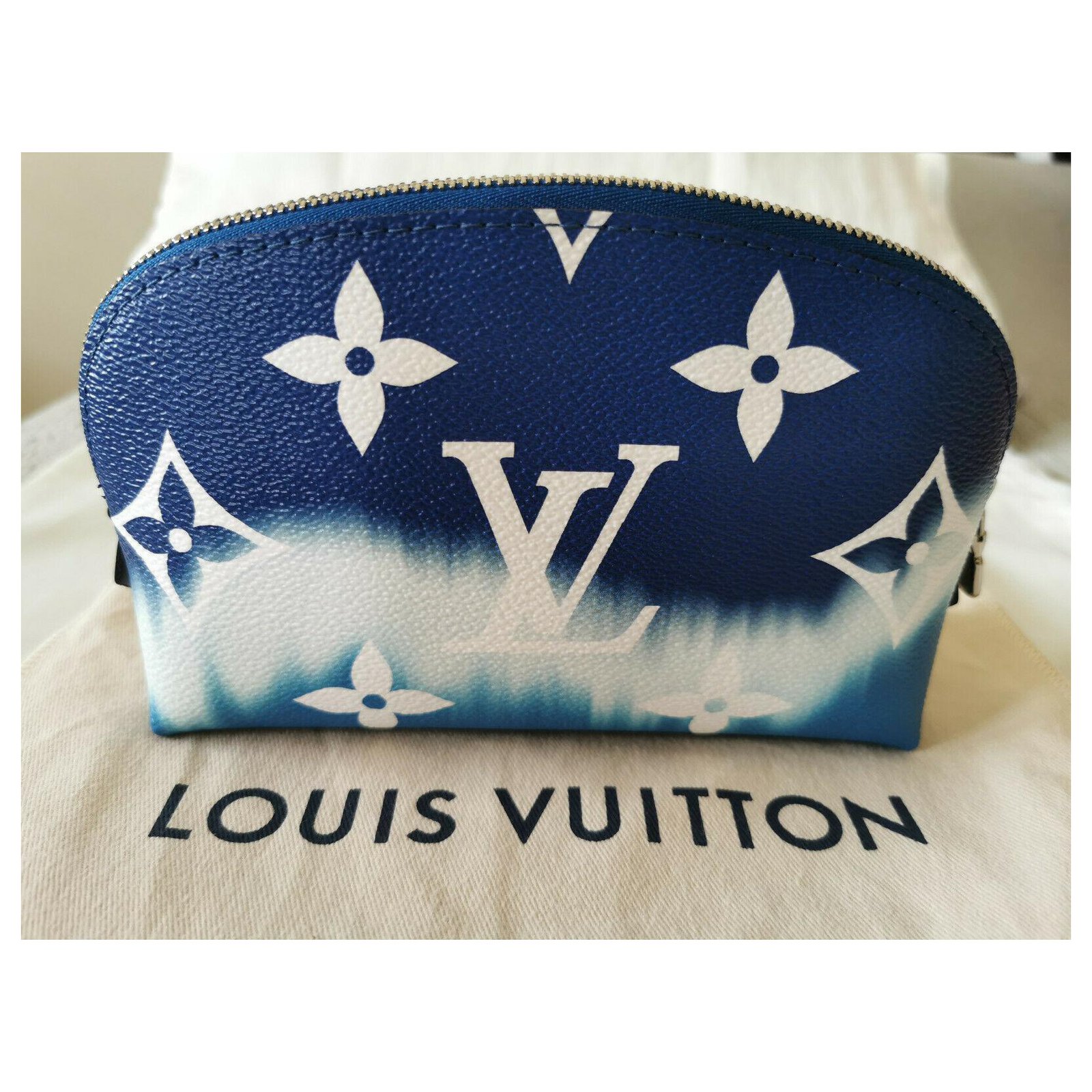Louis Vuitton LV Escale Pochette Cosmetique Blue Leather ref