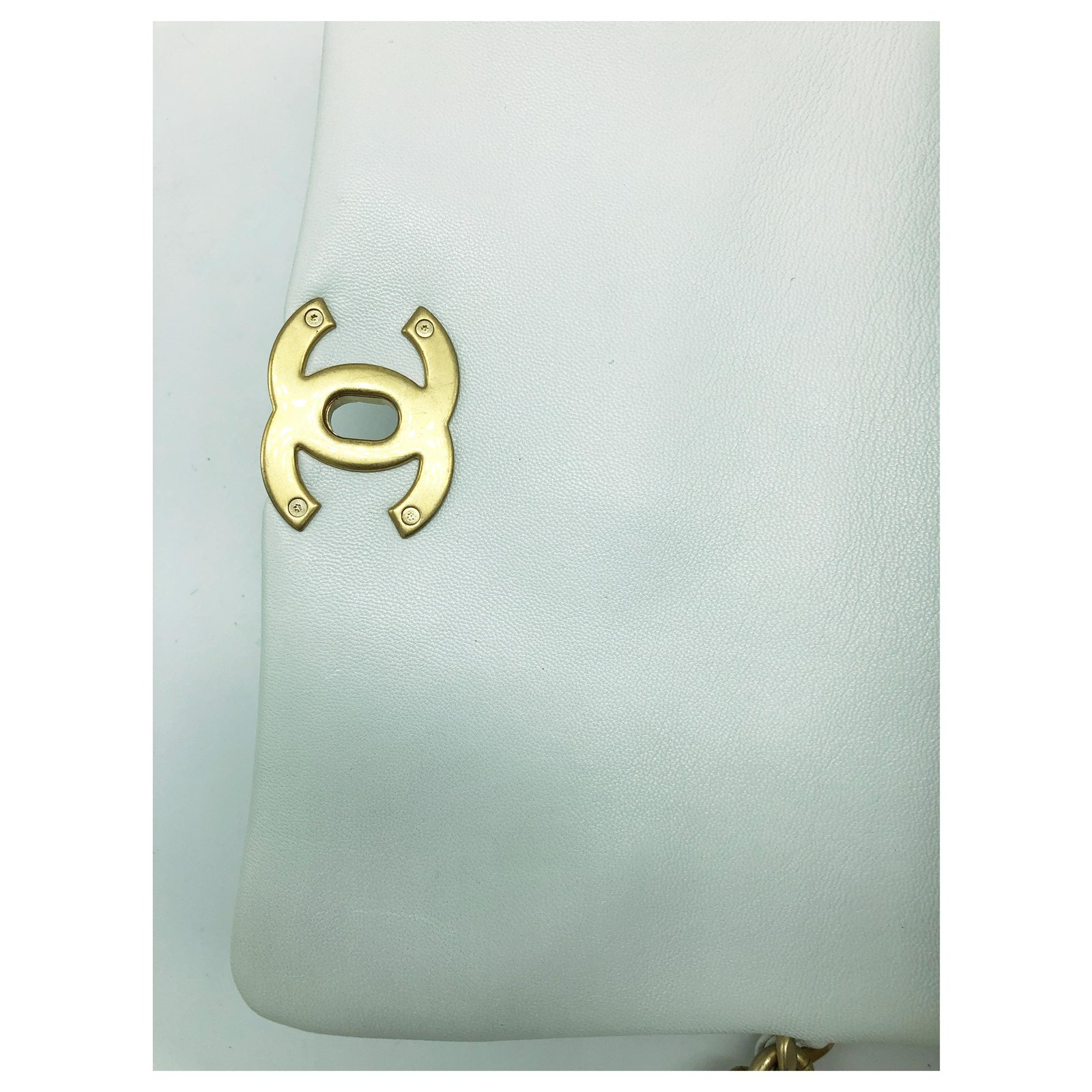 Chanel Chanel 19 Green Leather ref.765513 - Joli Closet