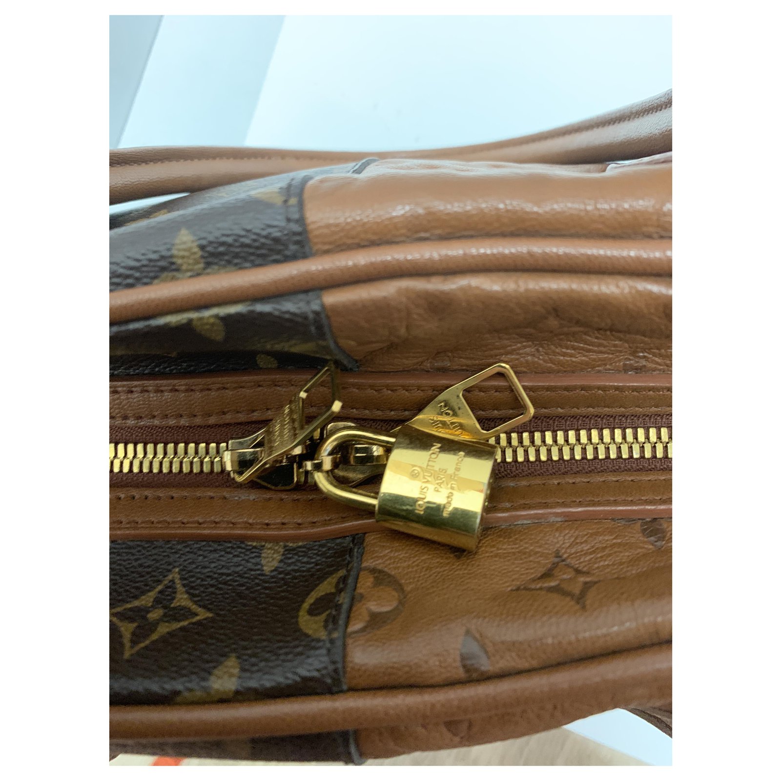 Louis Vuitton Multi-pocket accessories Brown Khaki Leather ref.446427 -  Joli Closet