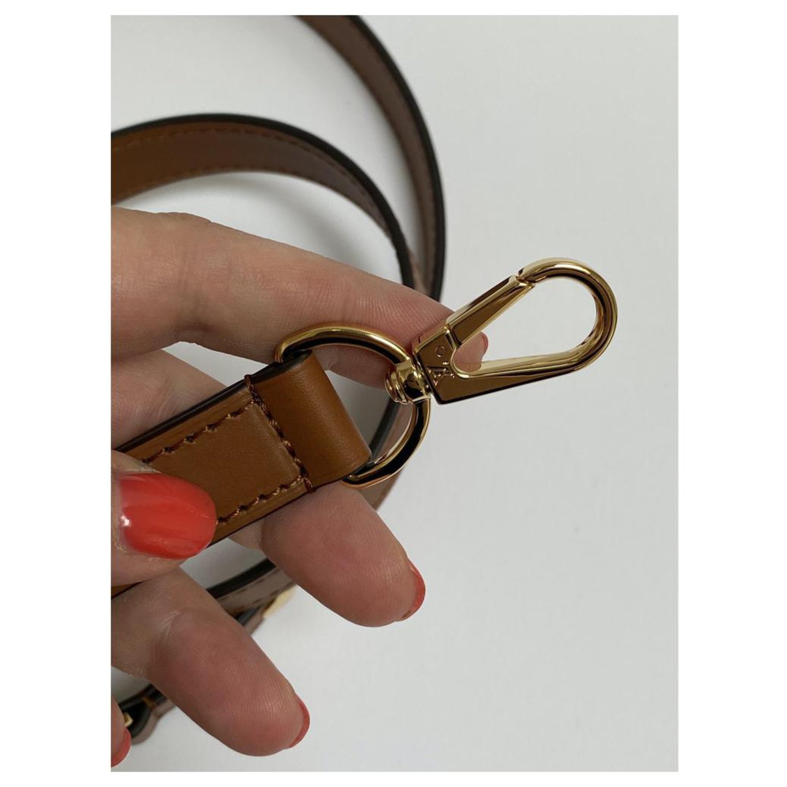 Louis Vuitton removable shoulder bandouliere strap Brown Leather ref.214711  - Joli Closet