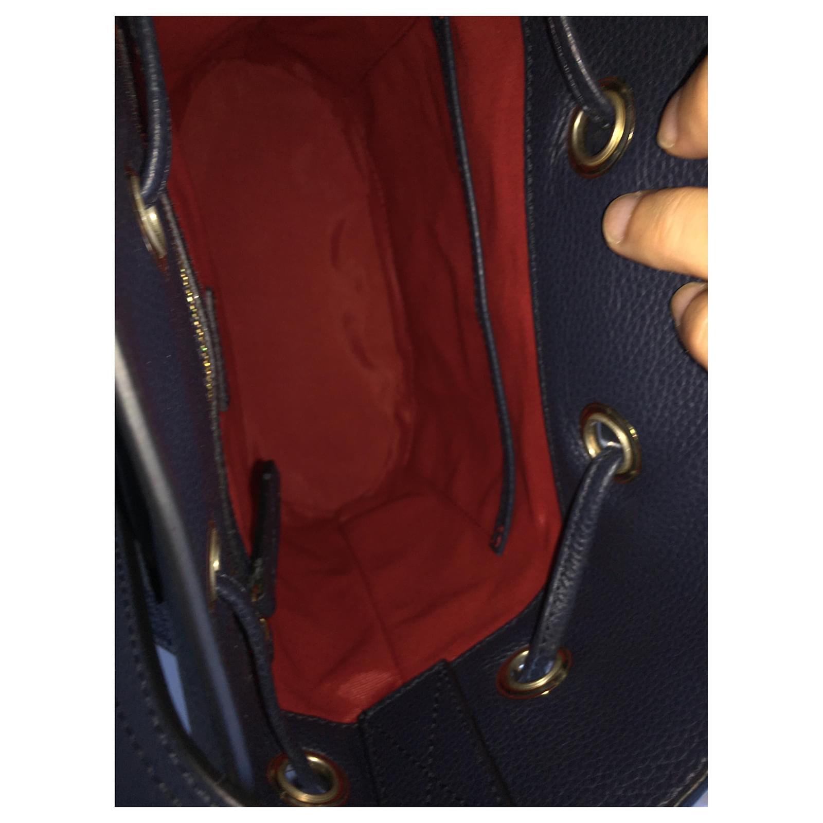 Le Huit de Lancel, Sac seau S Cuir Bleu Marine ref.216385 - Joli Closet