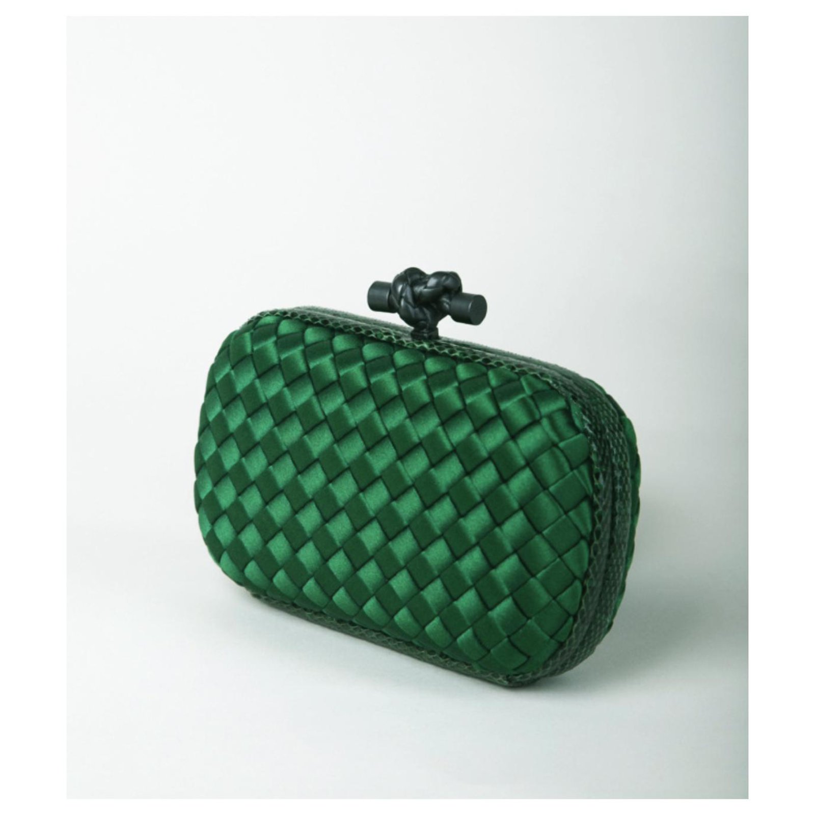 Bottega Veneta emerald Pochette Knot Green Silk ref.299487 - Joli