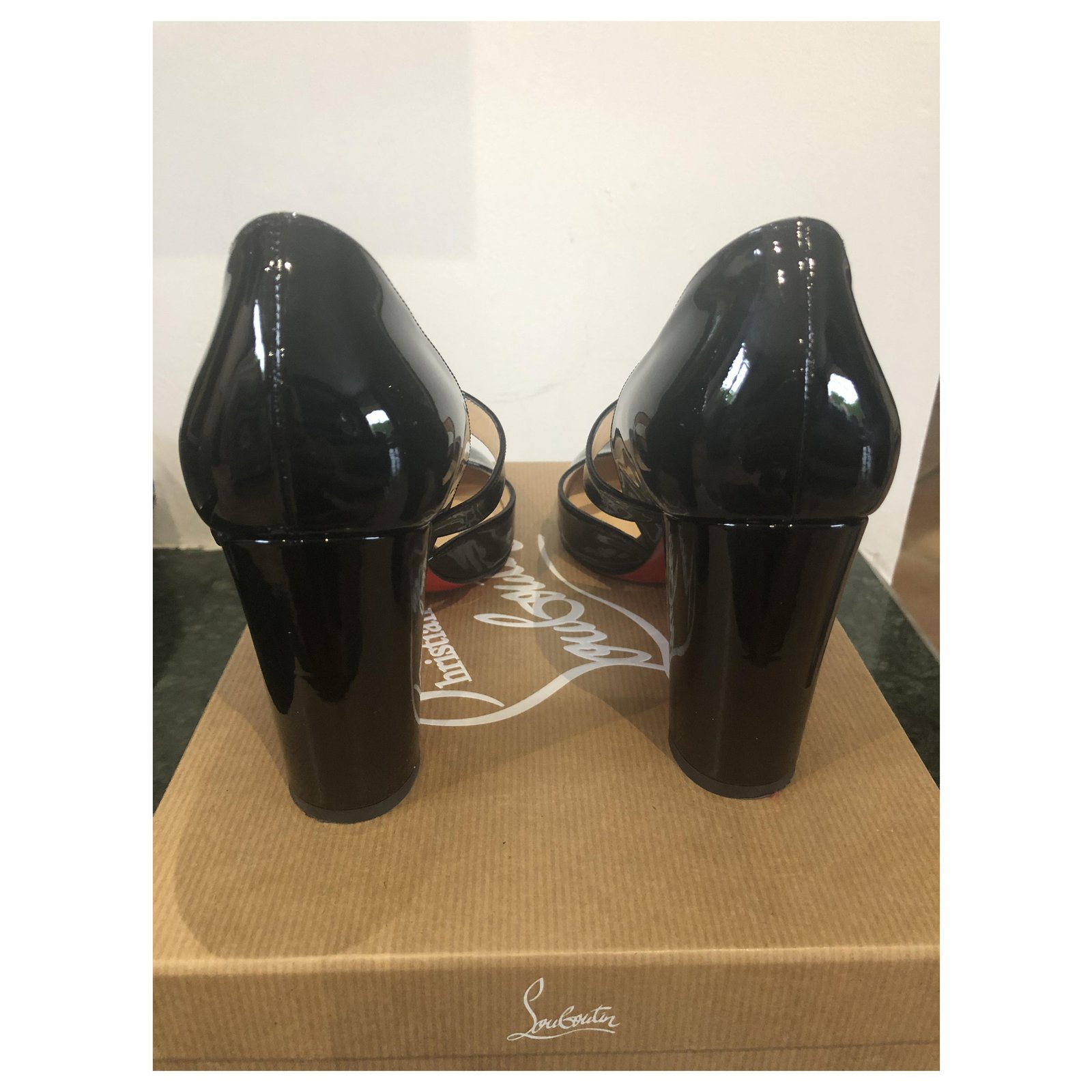 louboutin miss kawa