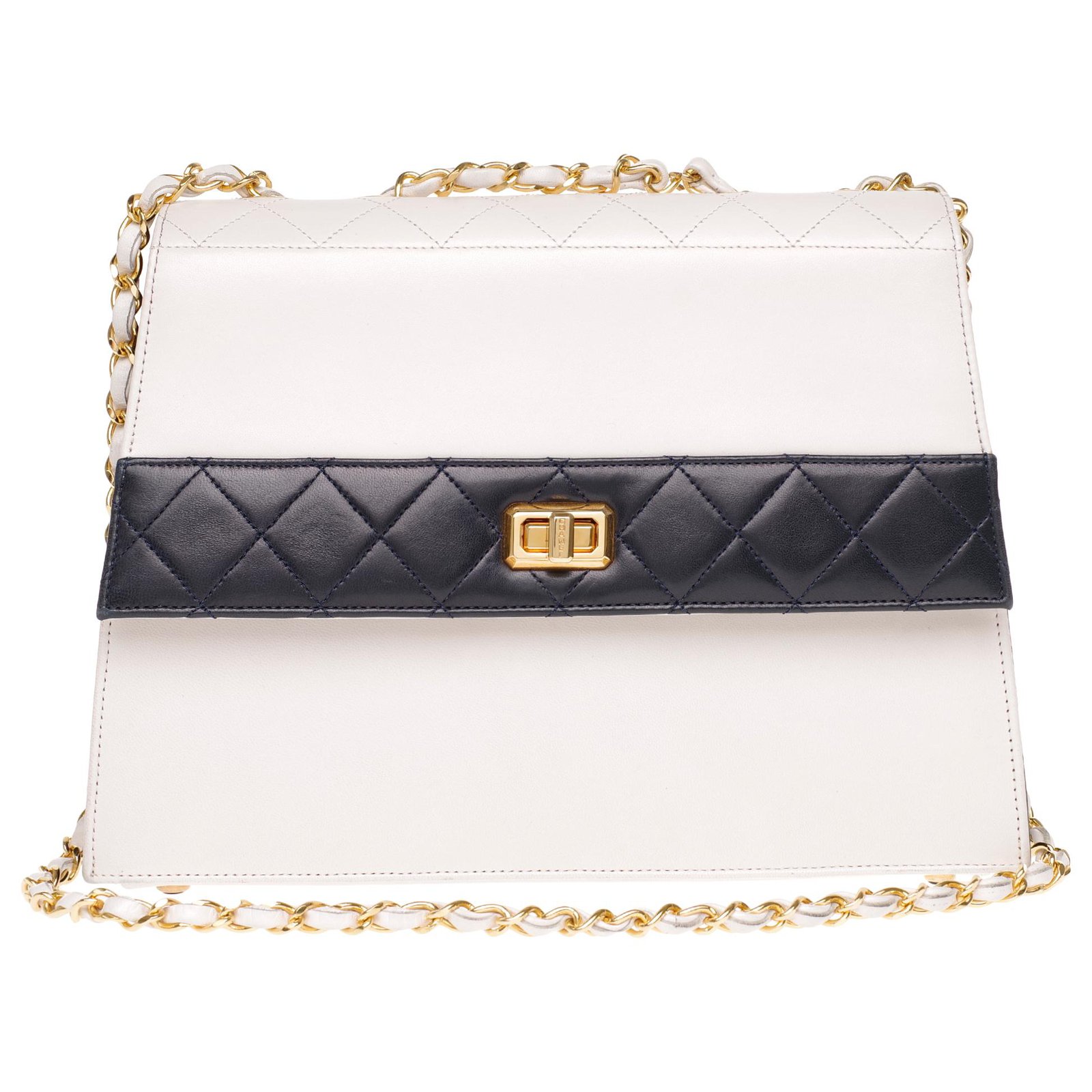 Superb & Rare vintage Chanel Trapezoidal bag in white & navy blue partially  quilted leather with wallet, garniture en métal doré ref.221263 - Joli  Closet