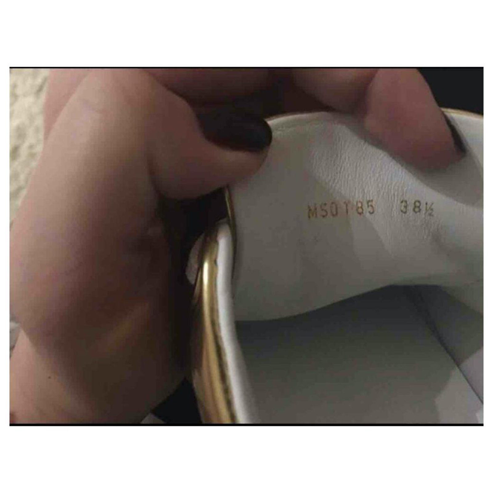 Scarpe da ginnastica Louis Vuitton 39 SNEAKERS IN PELLE NERA SCARPE IN  PELLE Nero ref.311627 - Joli Closet