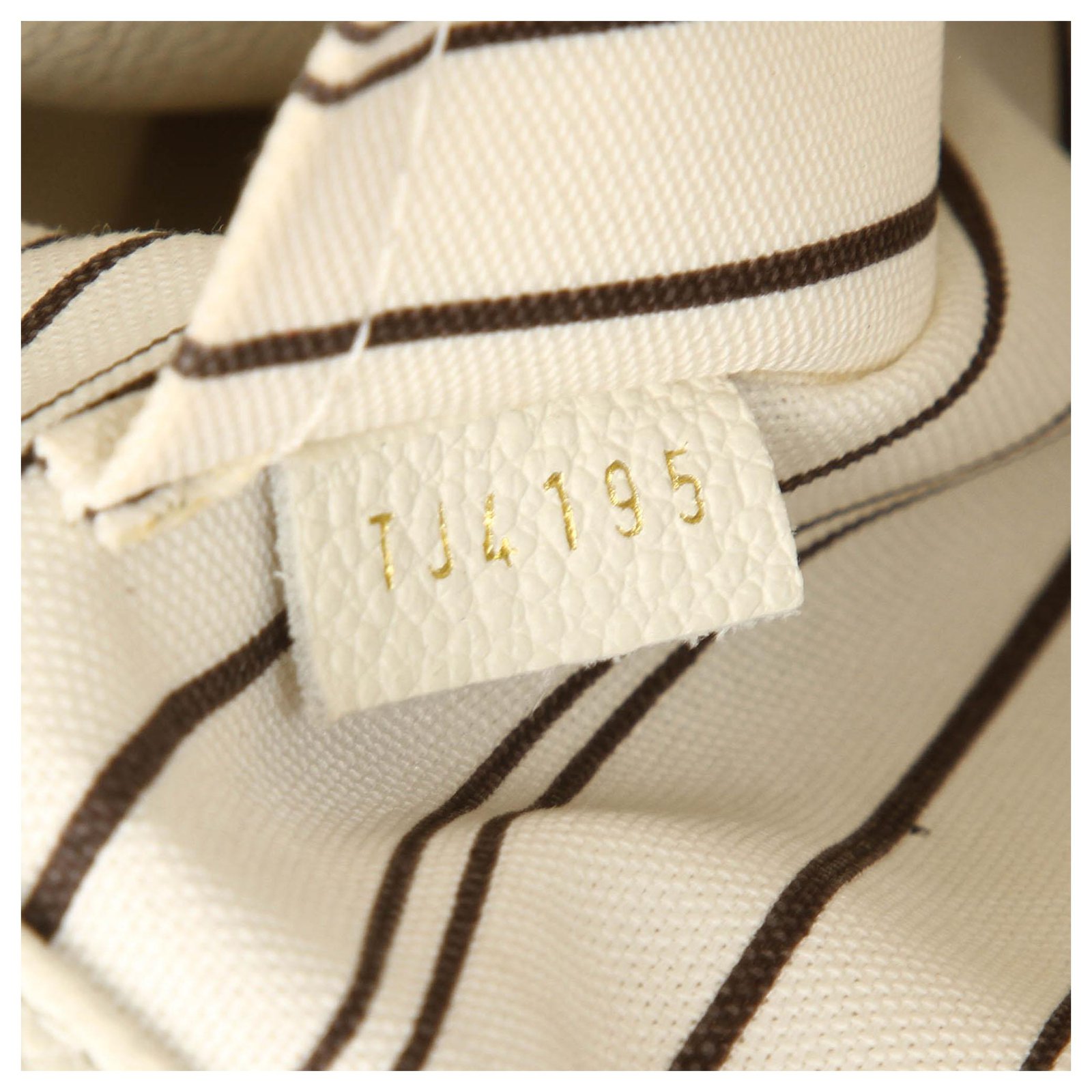 Louis Vuitton White Monogram Empreinte Montaigne MM Leather ref.222178 -  Joli Closet