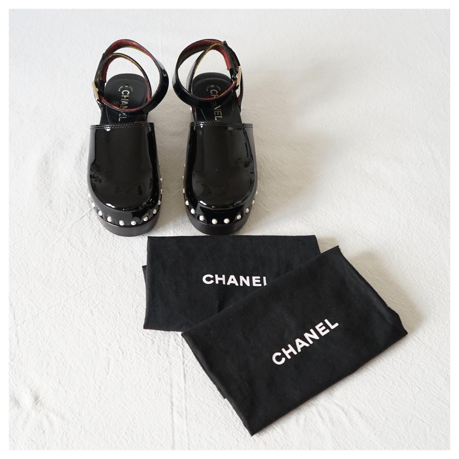 Chanel Clogs Black Patent leather ref.222829 - Joli Closet