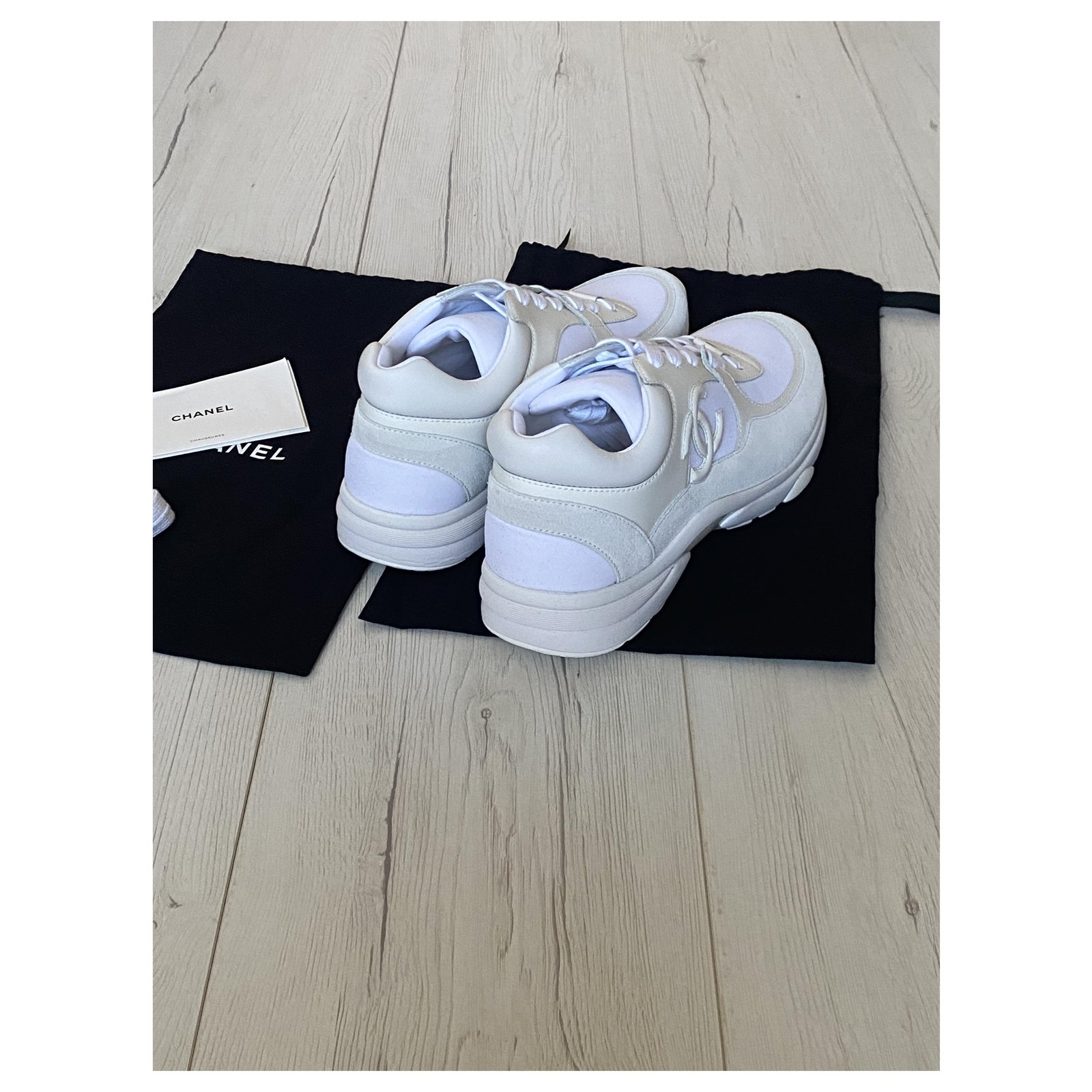 Chanel Sneakers White Suede Leather ref.223189 - Joli Closet