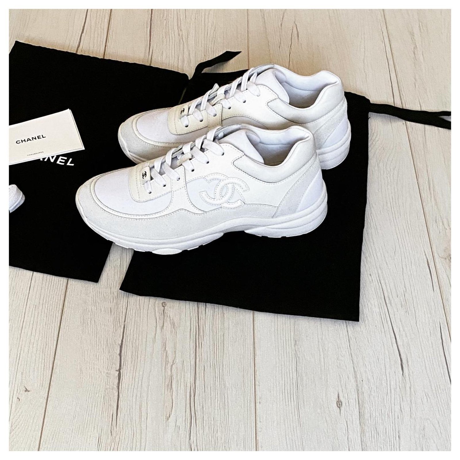 Chanel Sneakers Black White Leather ref.825225 - Joli Closet