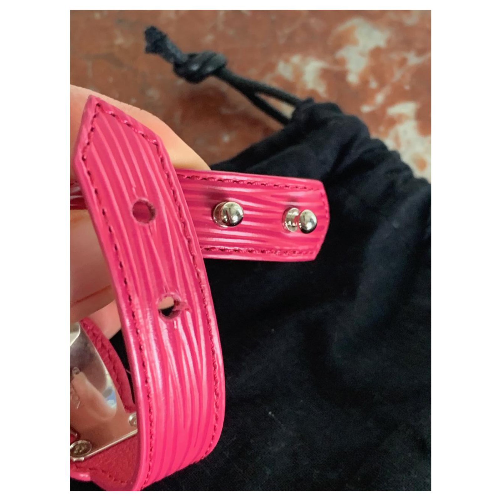 Louis Vuitton bracelet Pink Leather ref.223277 - Joli Closet