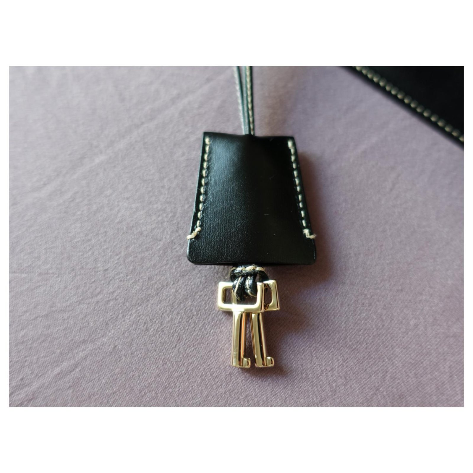 Gucci Vintage Lady Lock Shoulder Bag Black Leather ref.223934 - Joli Closet