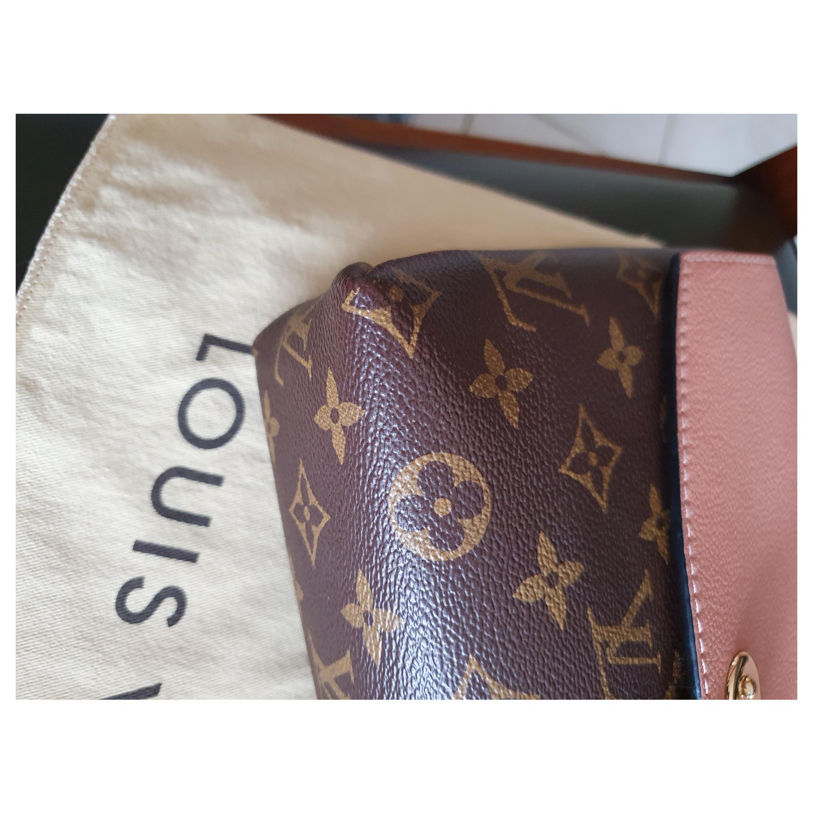 Louis Vuitton Saint Placide Brown Pink Leather ref.224156 - Joli Closet