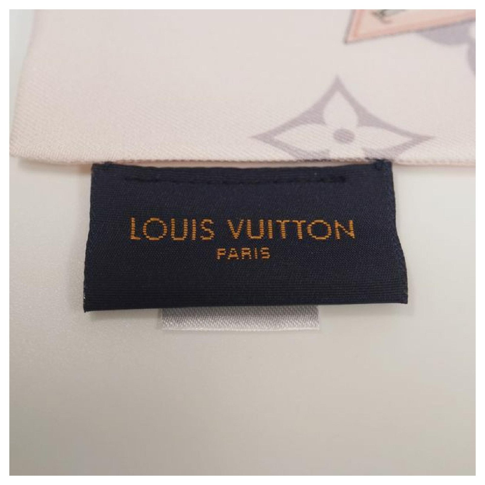Louis Vuitton Bicolor Confidential Bandeau Scarf – The Closet