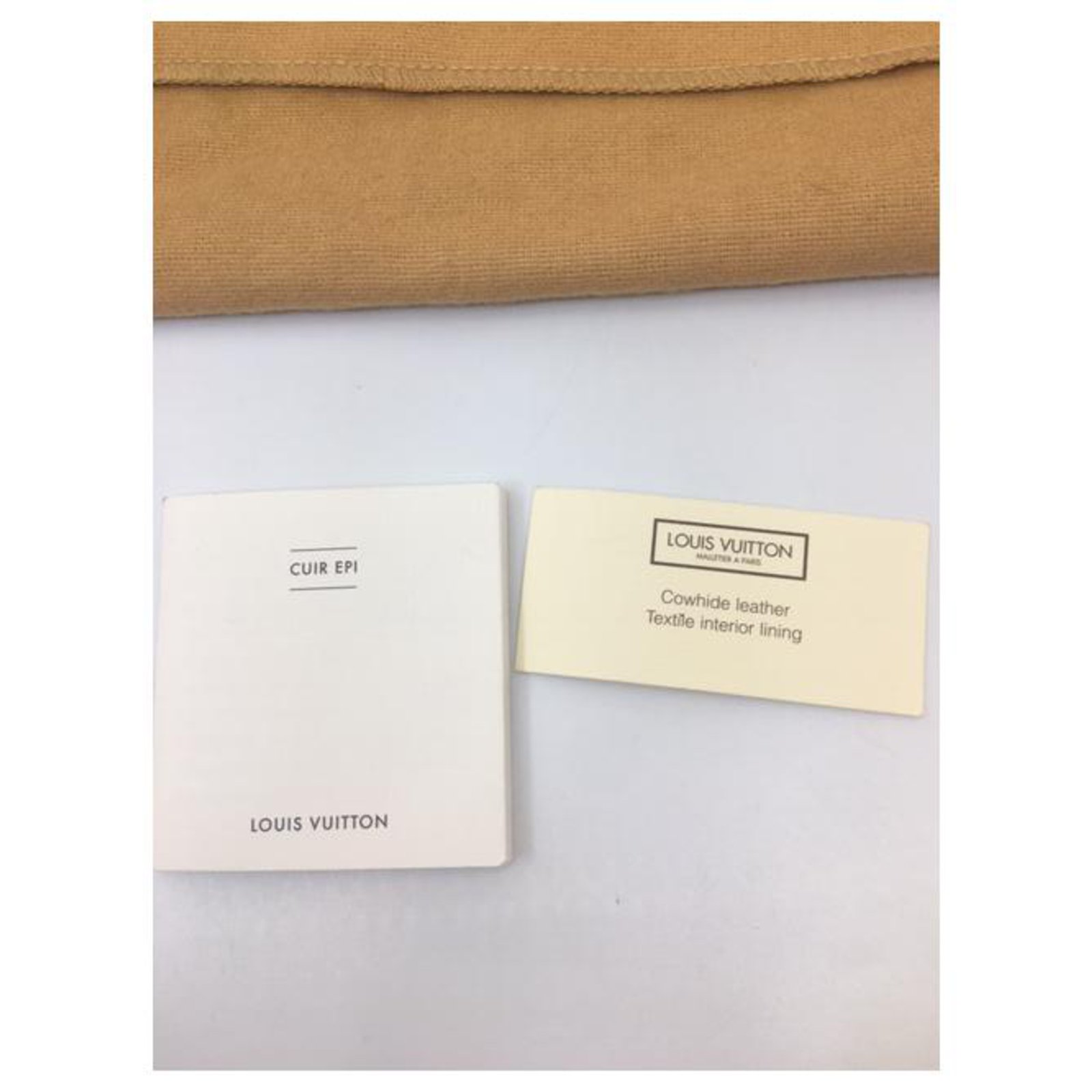 Louis Vuitton Epi pouch bag Taupe Leather ref.225786 - Joli Closet