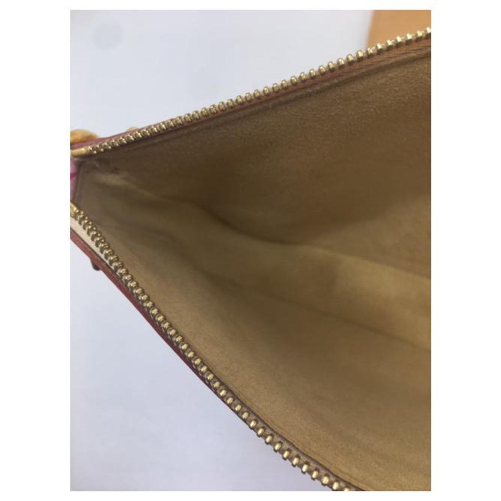 Louis Vuitton Sac pochette Takashi Murakami Pink Leather ref.225792 - Joli  Closet