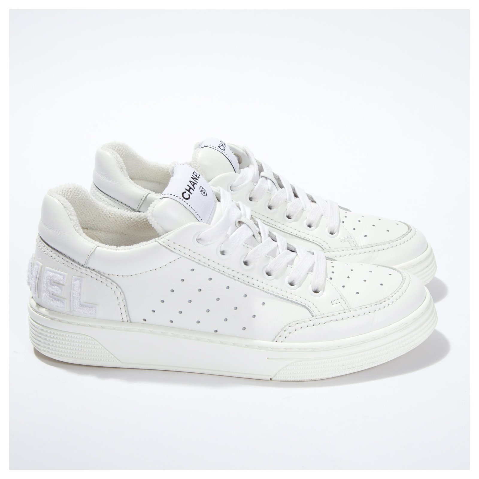 Chanel 20P Sneakers White calf leather Leather Low Top Lace Up Trainers