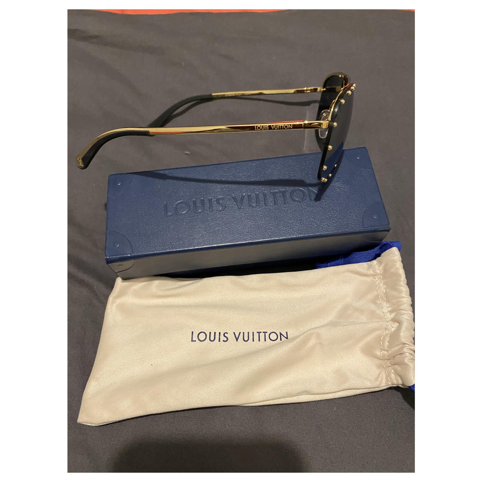 Louis Vuitton Lunettes de soleil Noir ref.800866 - Joli Closet