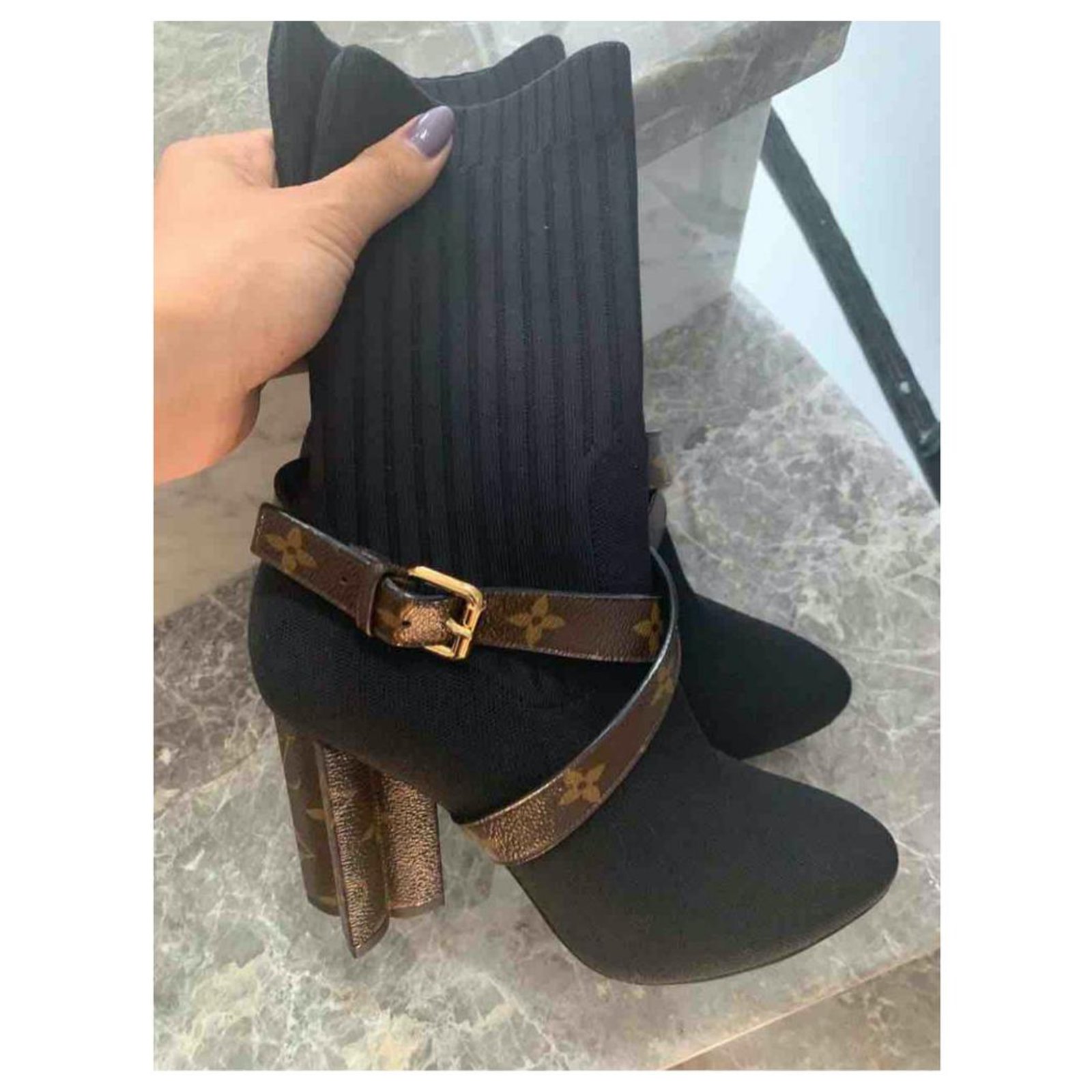 Louis Vuitton Ankle Boots Black Cloth ref.228431 - Joli Closet