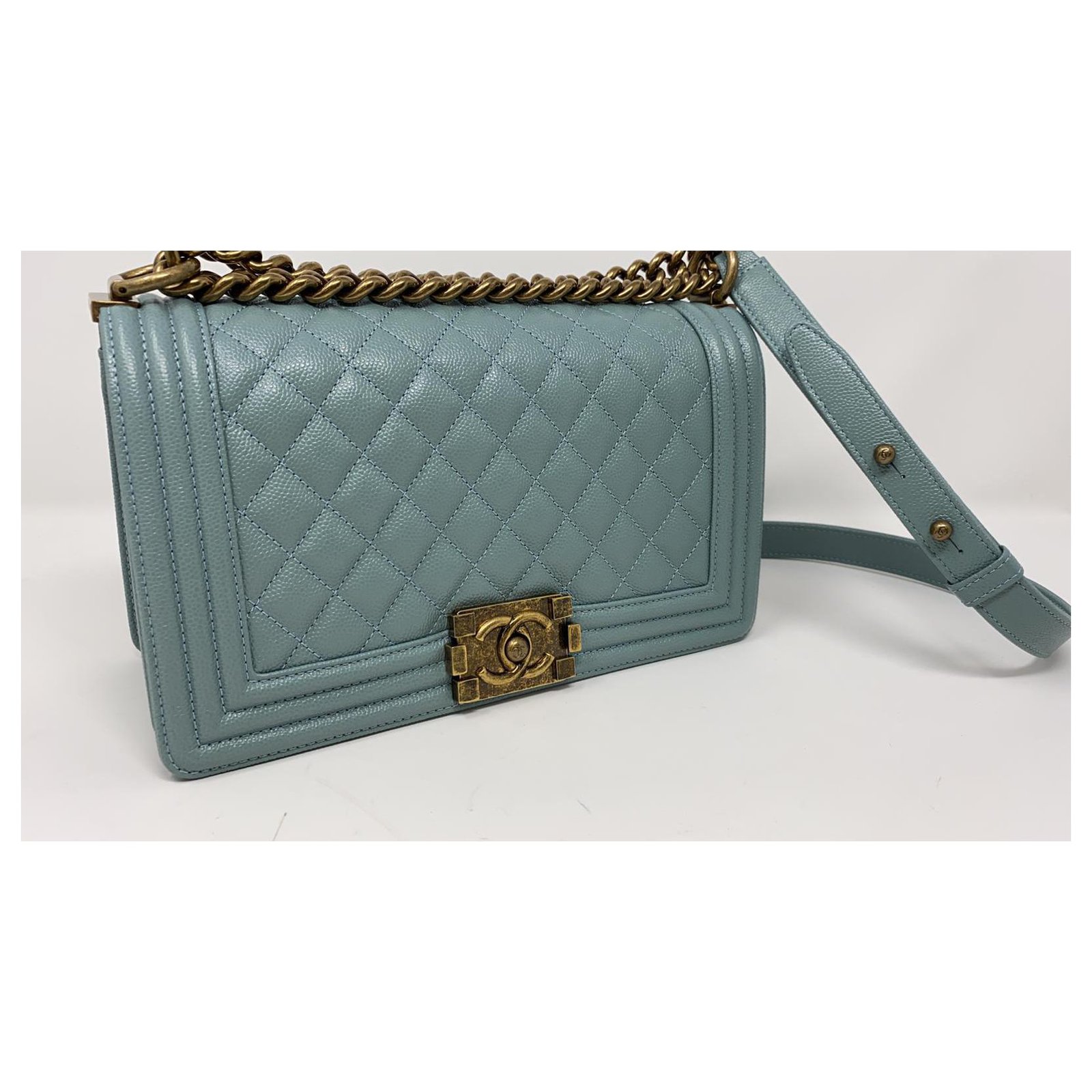 Chanel Vanity shoulder bag 2023 New Blue Ostrich leather ref.889977 - Joli  Closet