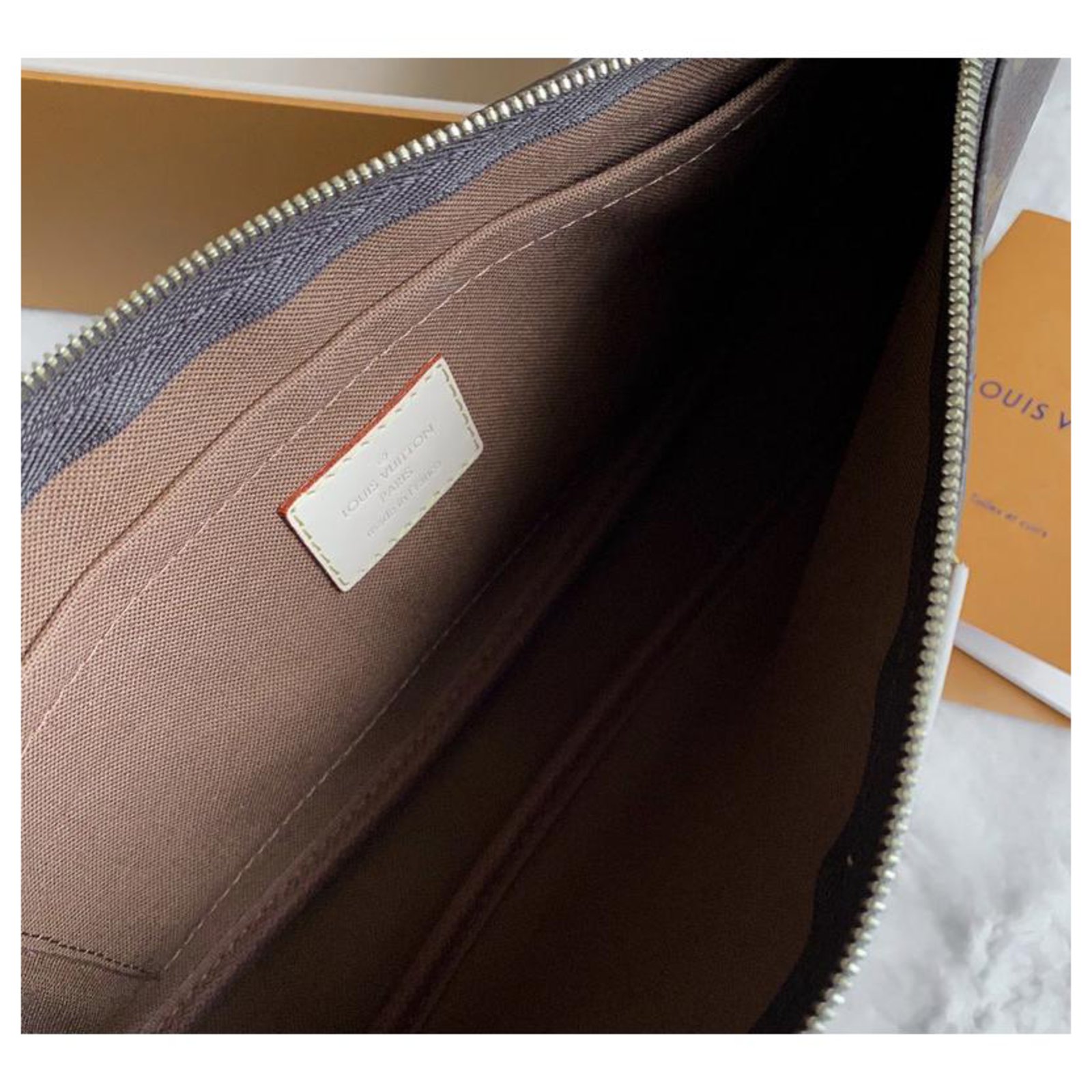 Pochette Accessoires Correa corta de cadena Marrón Louis Vuitton de color  Marrón