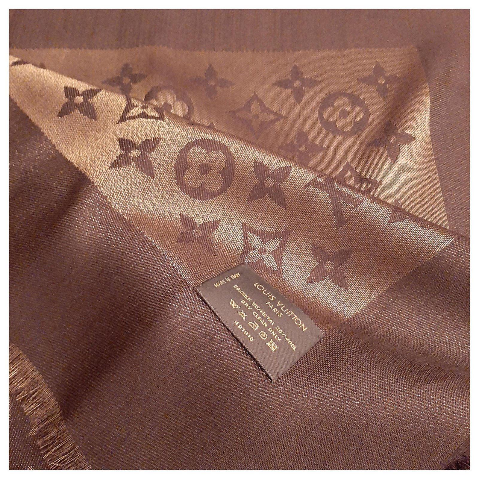 Louis Vuitton Scialle Monogram Shine Brown Silk ref.233650 - Joli Closet