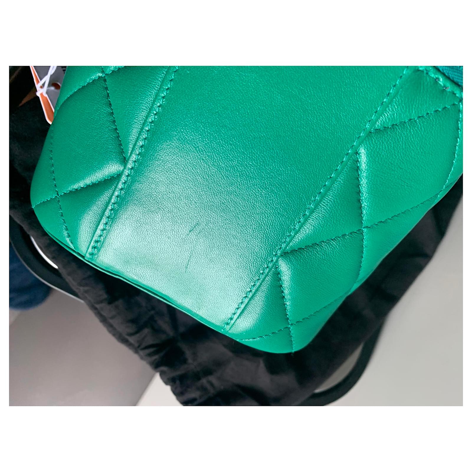 CHANEL VANITY CASE BAG NEW Green Leather Joli Closet