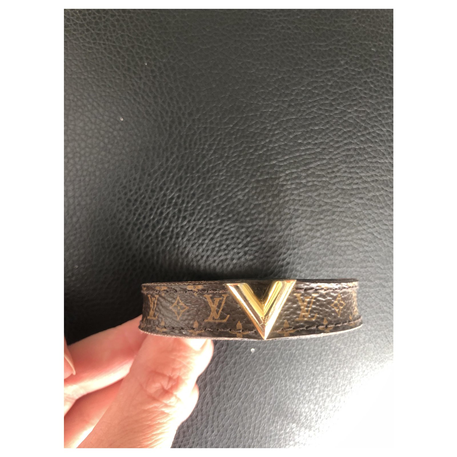 Louis Vuitton Bracelets Brown Cloth ref.235040 - Joli Closet