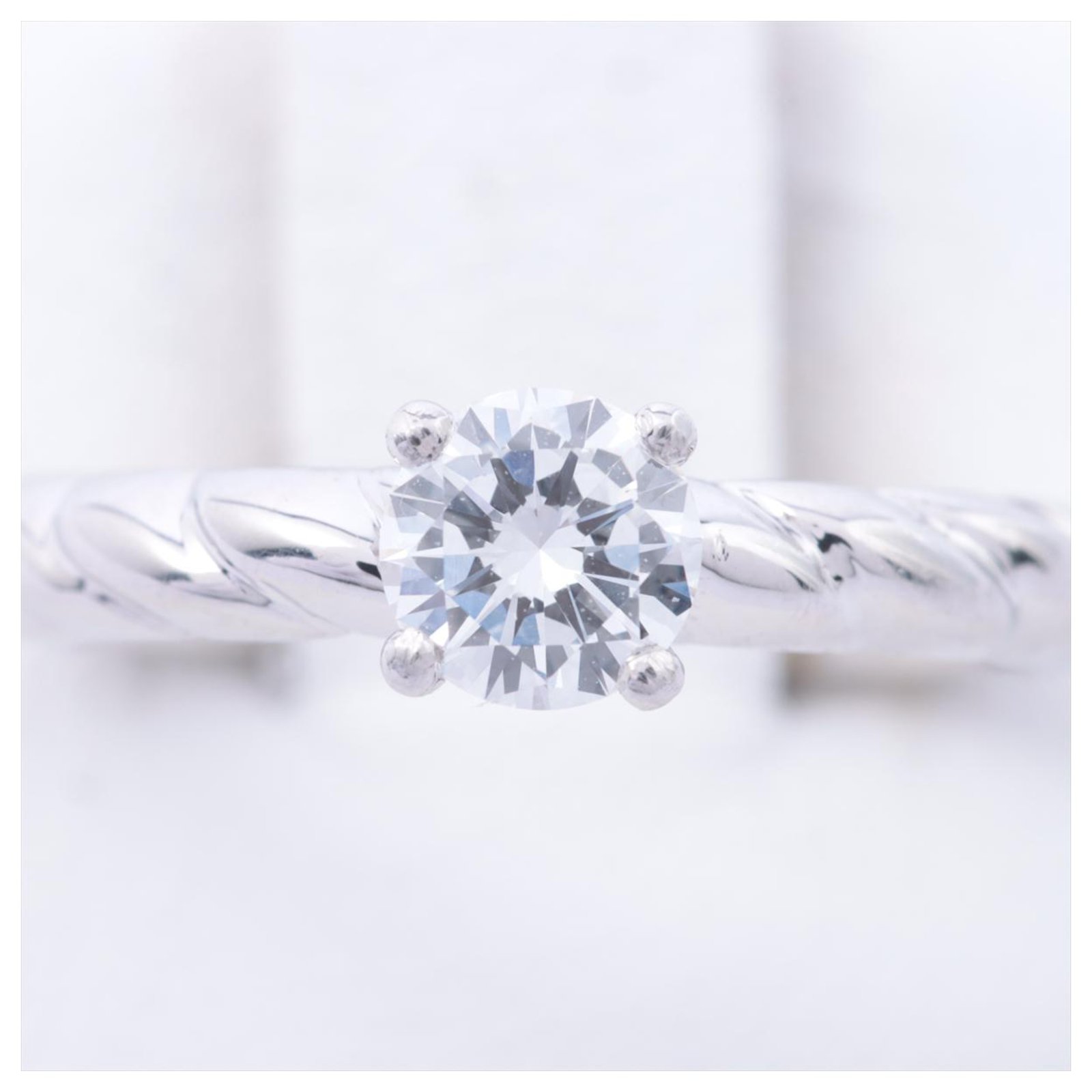 Engagement rings by Chaumet - Rings in gold, platinum or diamonds