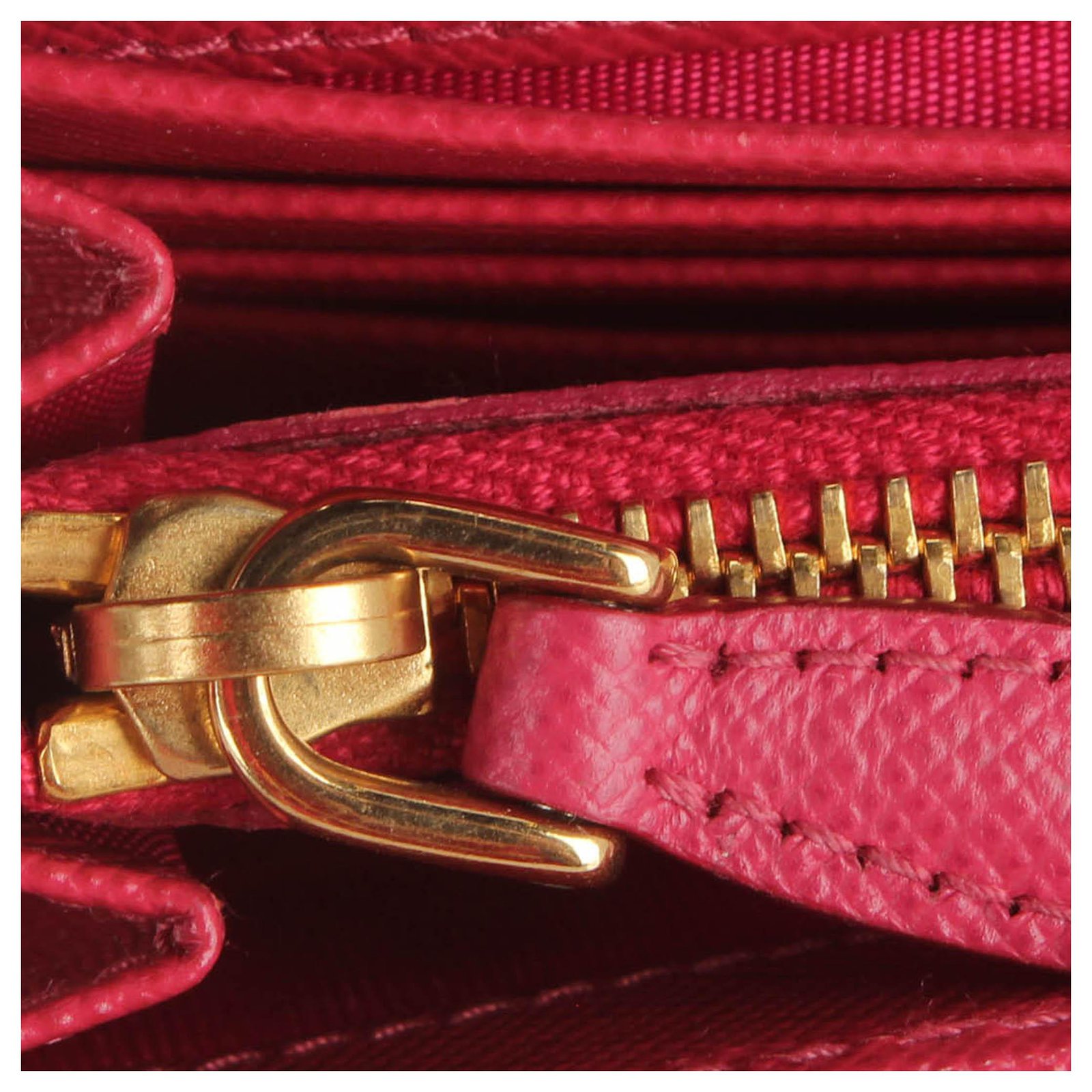 Prada Pink Saffiano Fiocco Bow Long Wallet Leather Pony-style calfskin  ref.235660 - Joli Closet