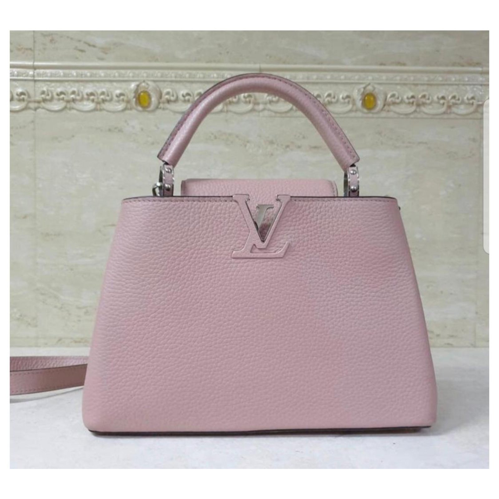 Louis Vuitton Petale Taurillon Leather Capucines BB Bag Pink ref.237283 -  Joli Closet