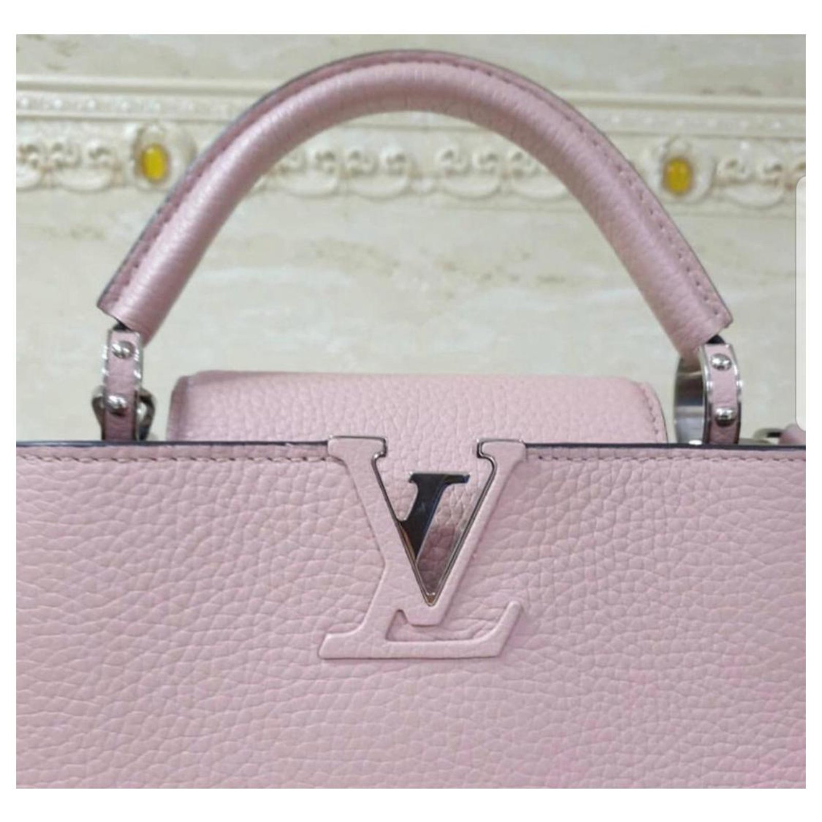 Louis Vuitton Petale Taurillon Leather Capucines BB Bag Pink ref.237283 -  Joli Closet