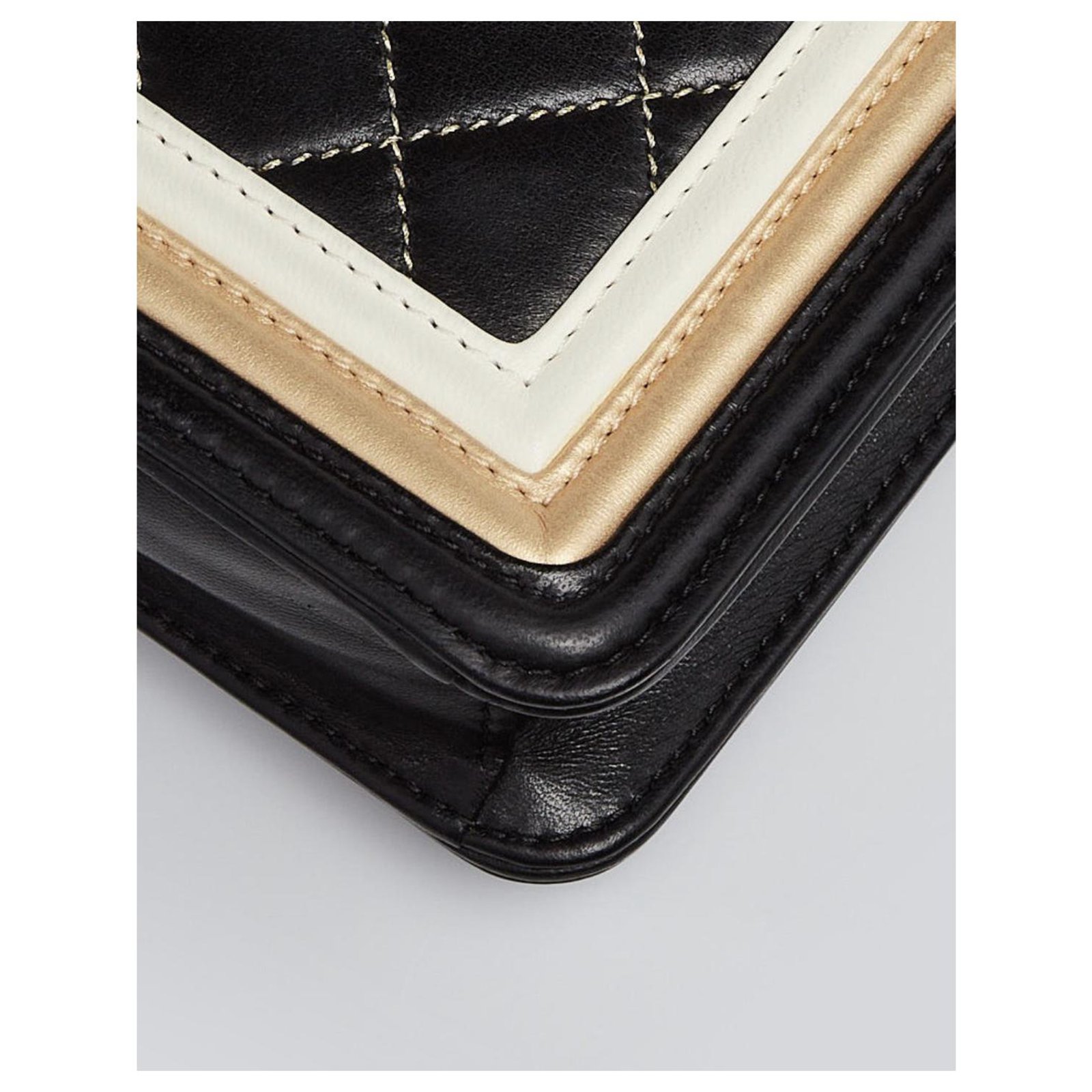 CHANEL Limited Edition Le Boy Lambskin Quilted Diamond Quilted Medium Flap  Bag Crossbody Shoulder Bag Black ref.237571 - Joli Closet