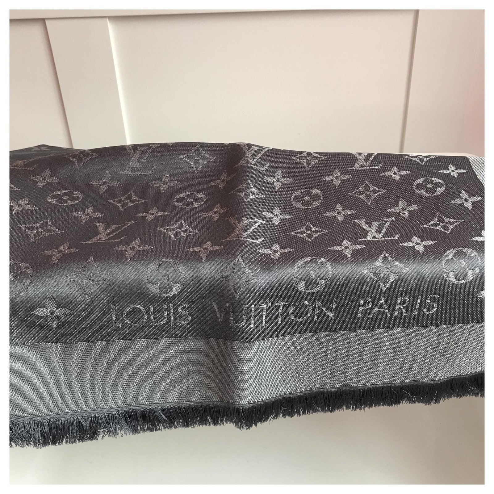 LV.R0107.19 Louis Vuitton Gray Striped Louis Vuitton Cup Scarf - Ann's  Fabulous Closeouts