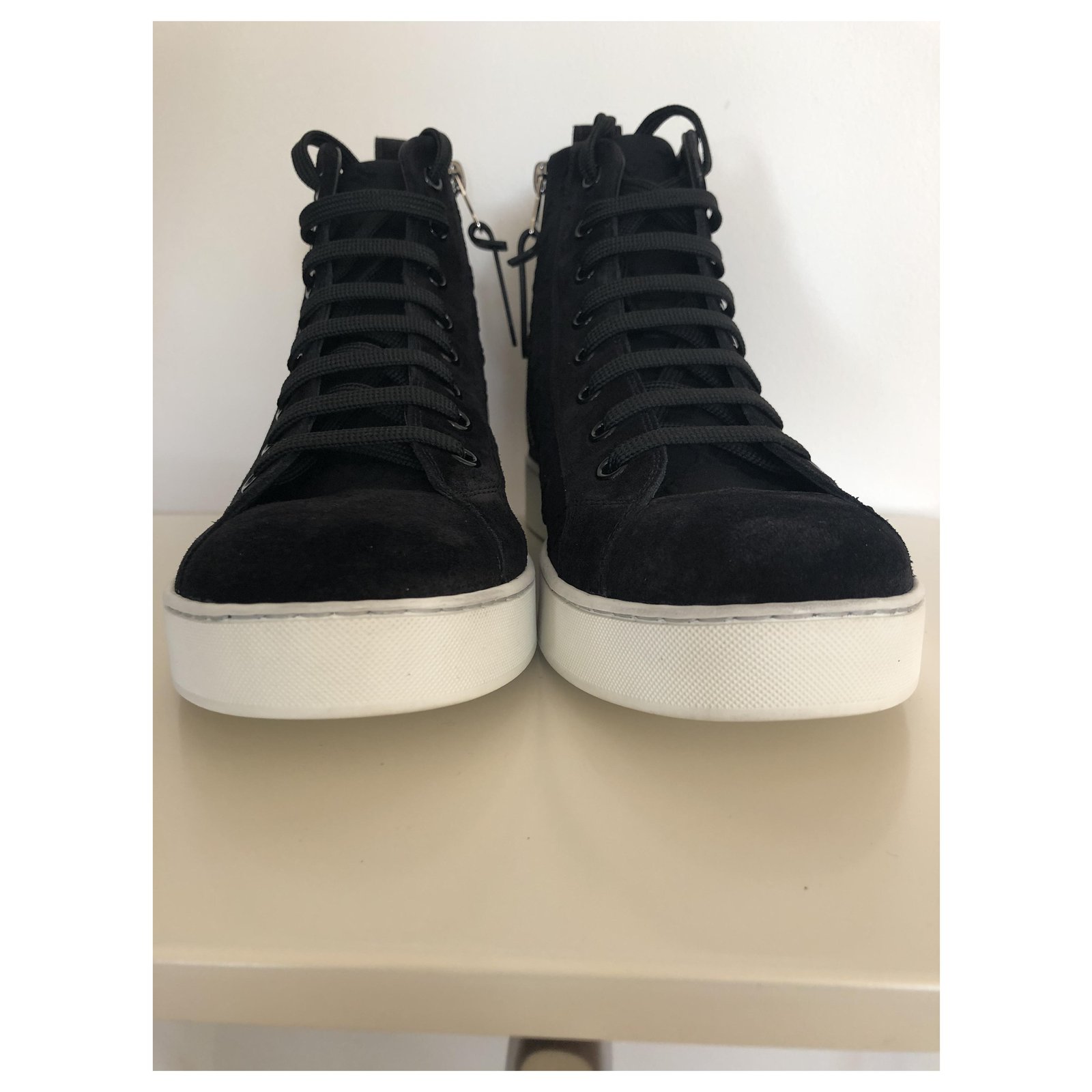 Louis Vuitton Stellar Sneaker Black Leather ref.239983 - Joli Closet