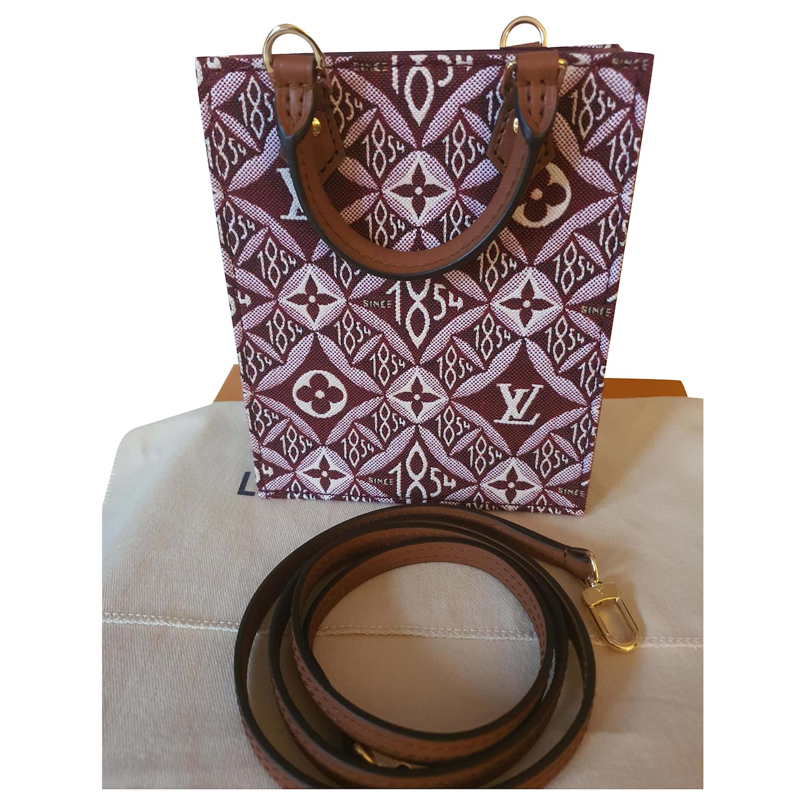 Collection Louis Vuitton petit sac plat Depuis 1854 Coton Rouge ref