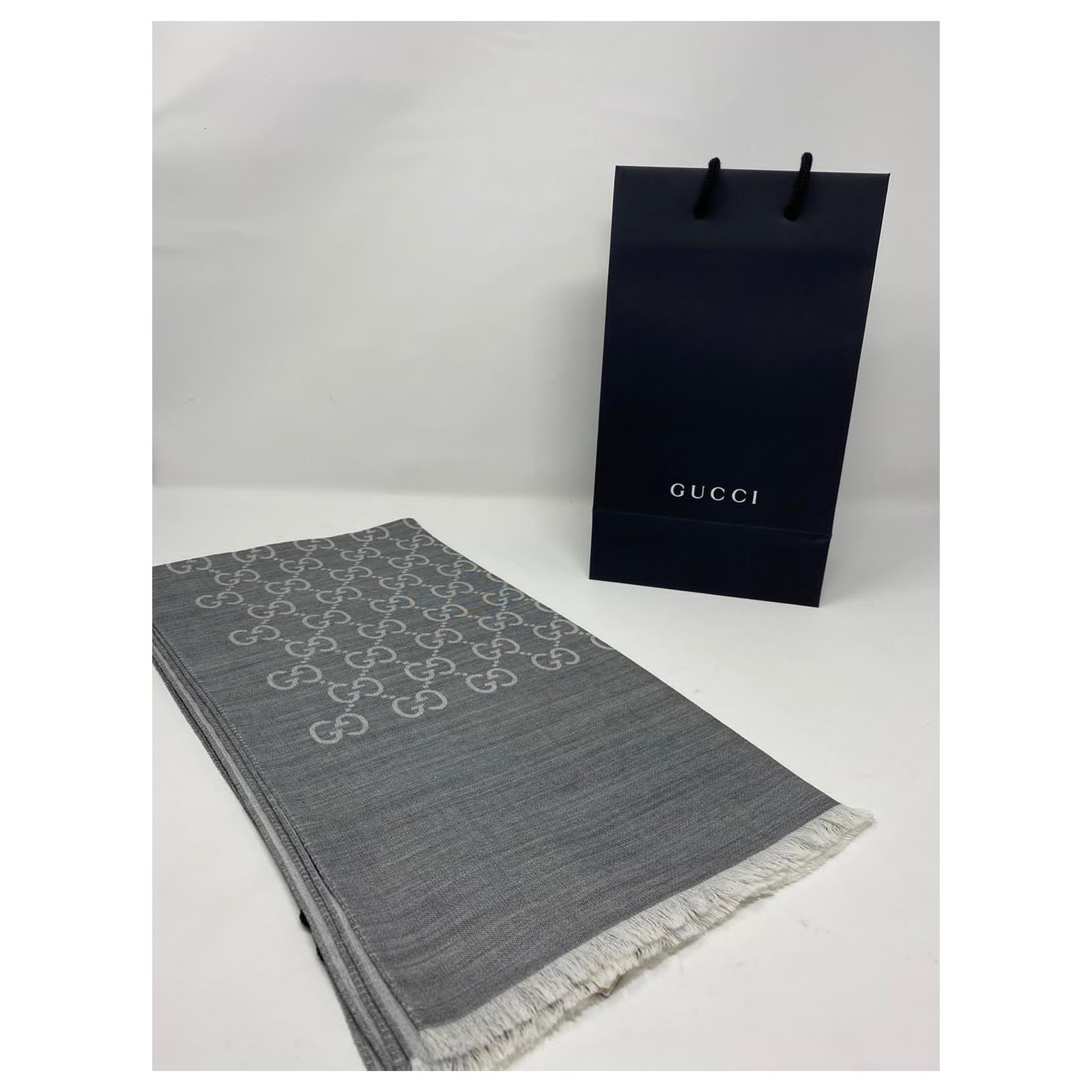 GUCCI SCARF NEW GRAY Dark grey Silk Wool ref.124071 - Joli Closet