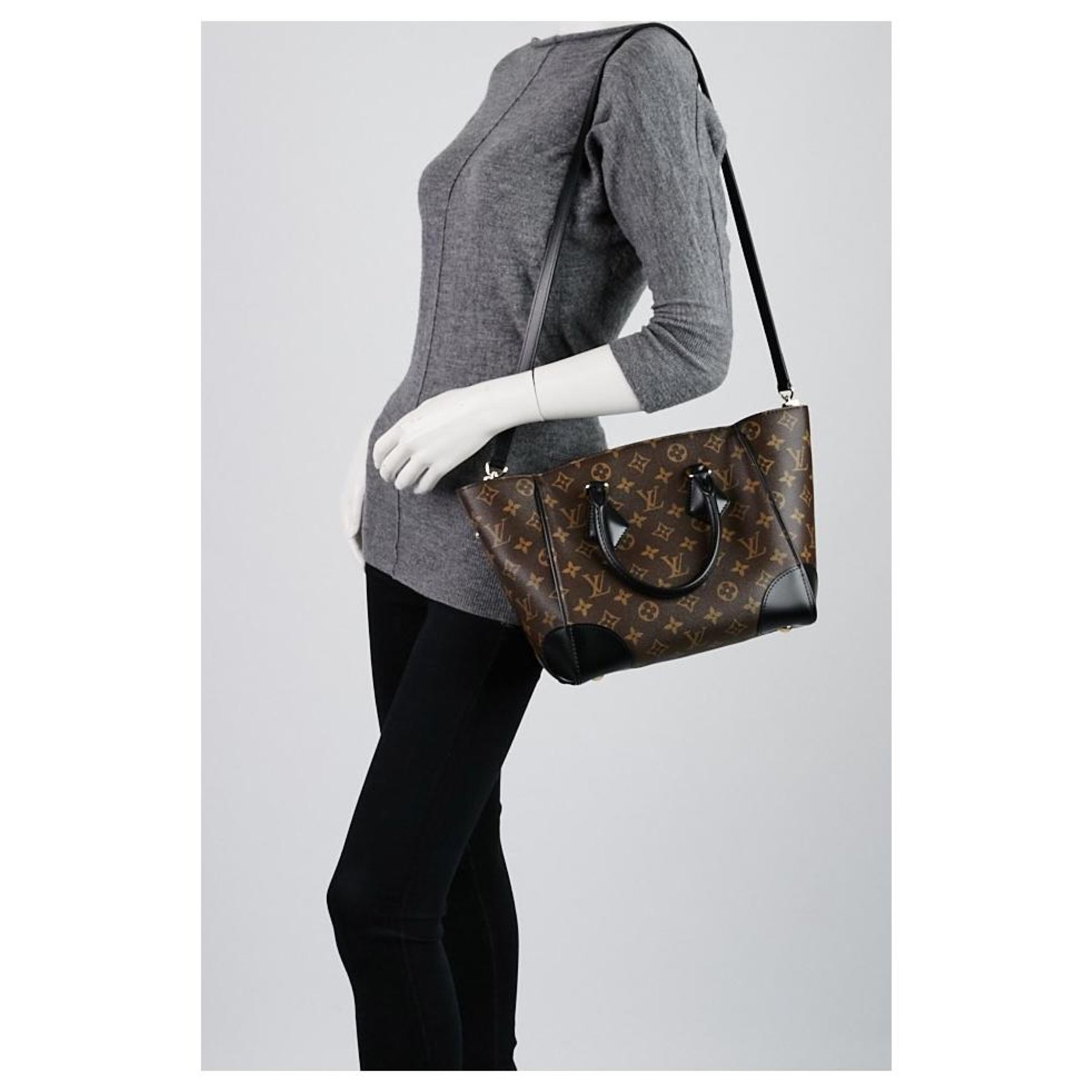 Louis Vuitton Phenix PM Noir Black Leather ref.242654 - Joli Closet