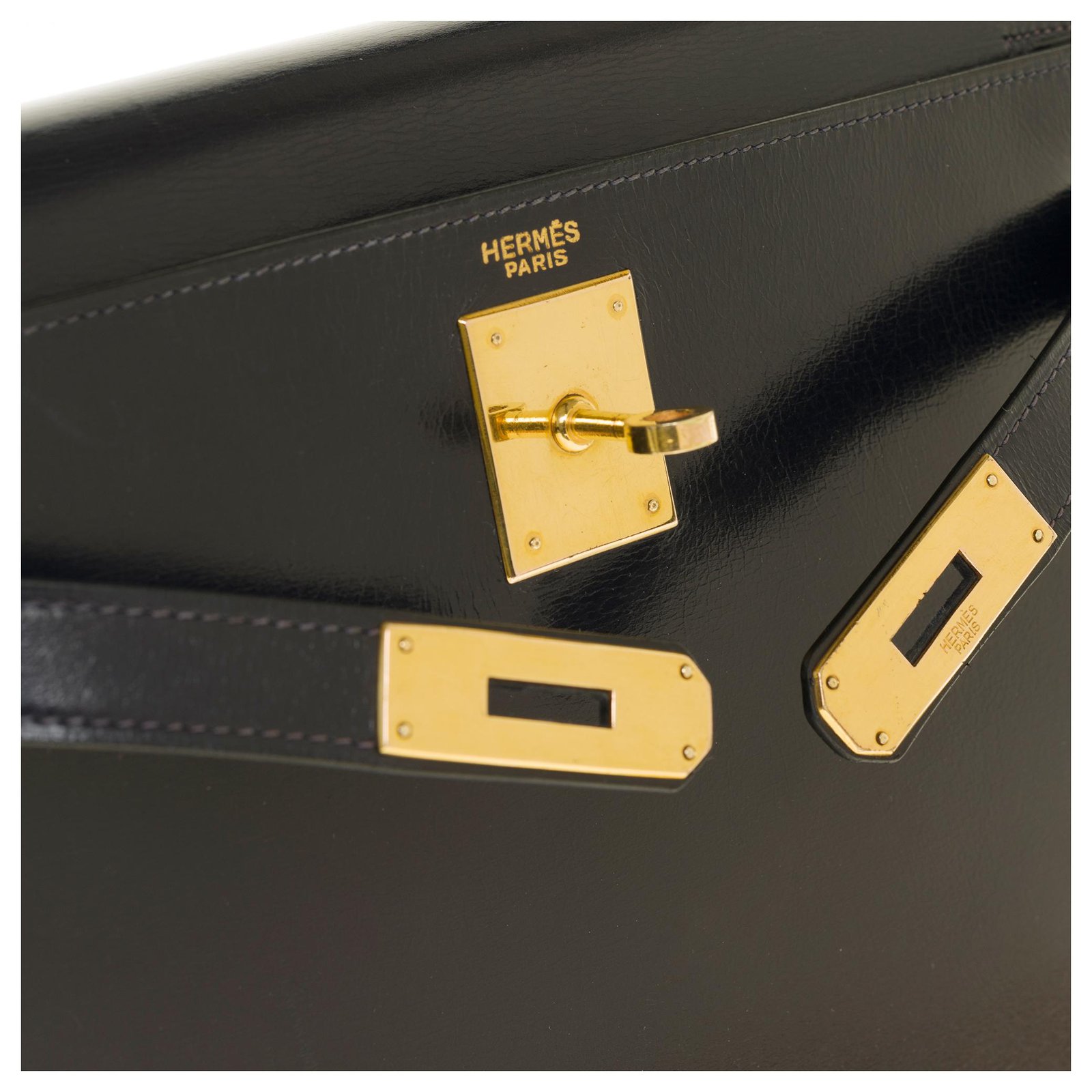 Splendid Hermès Kelly 30 saddle pad in navy box leather with shoulder ...