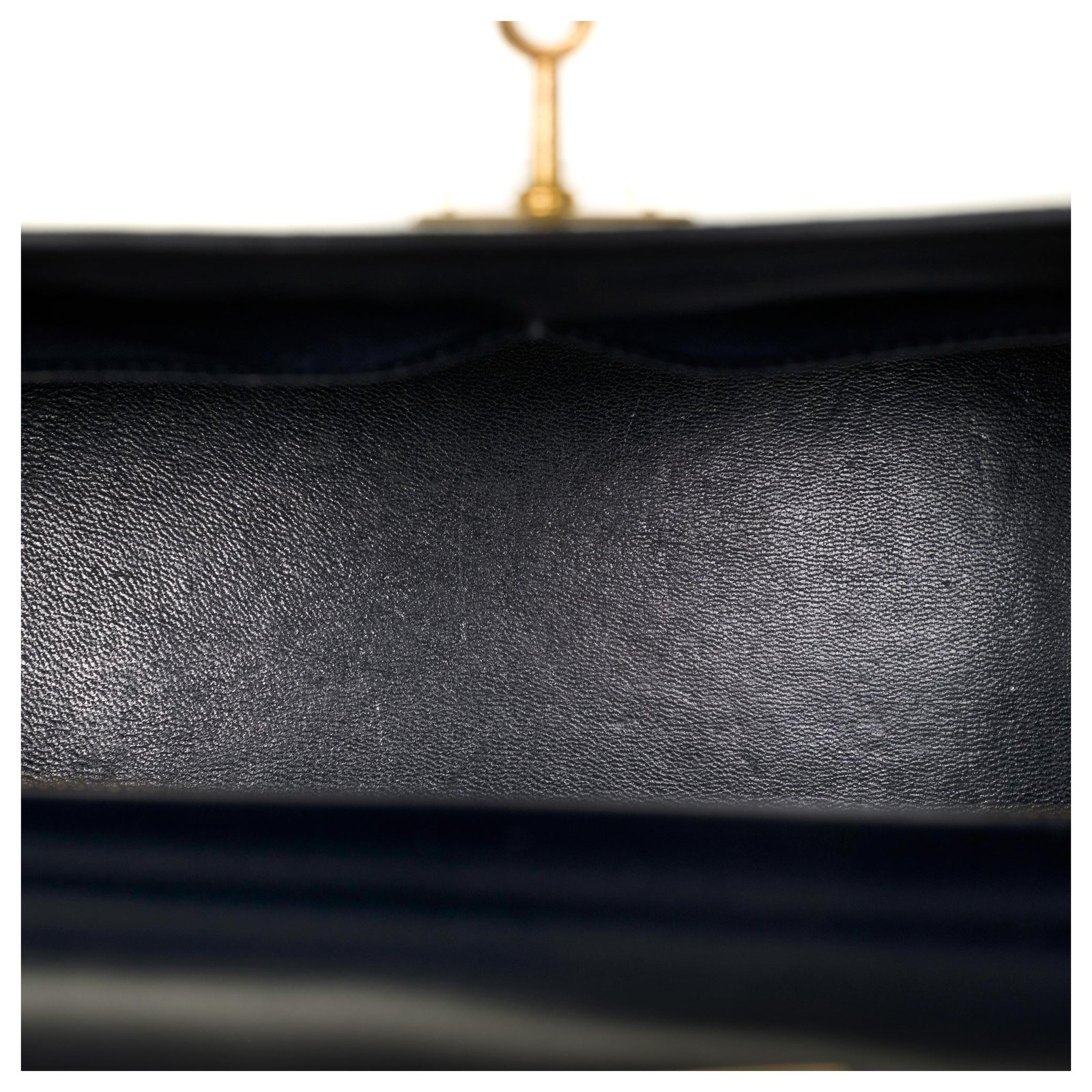 Splendid Hermès Kelly 30 saddle pad in navy box leather with shoulder ...