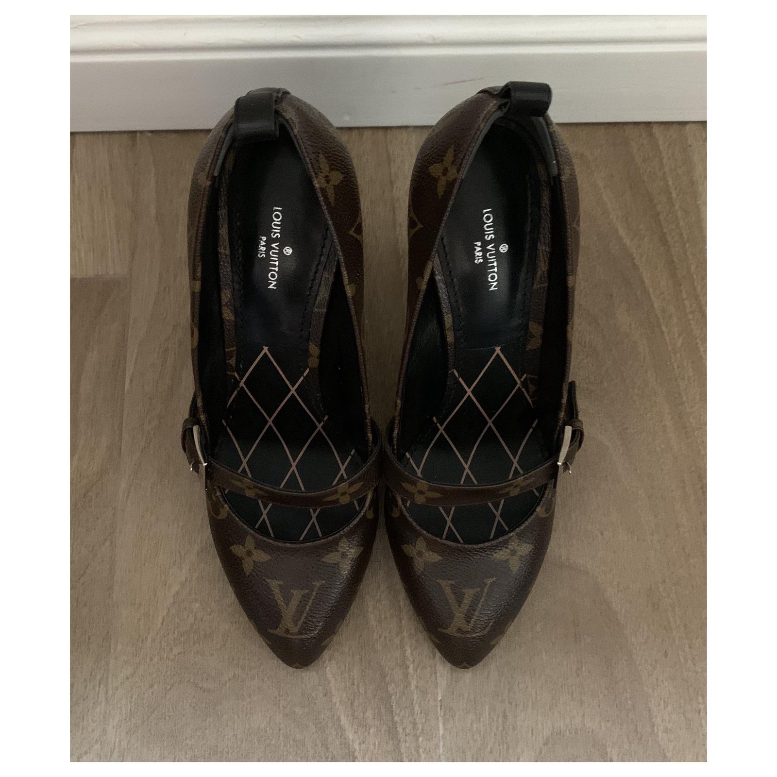 Fabric heels Louis Vuitton Brown size 37 EU in Cloth - 35193404